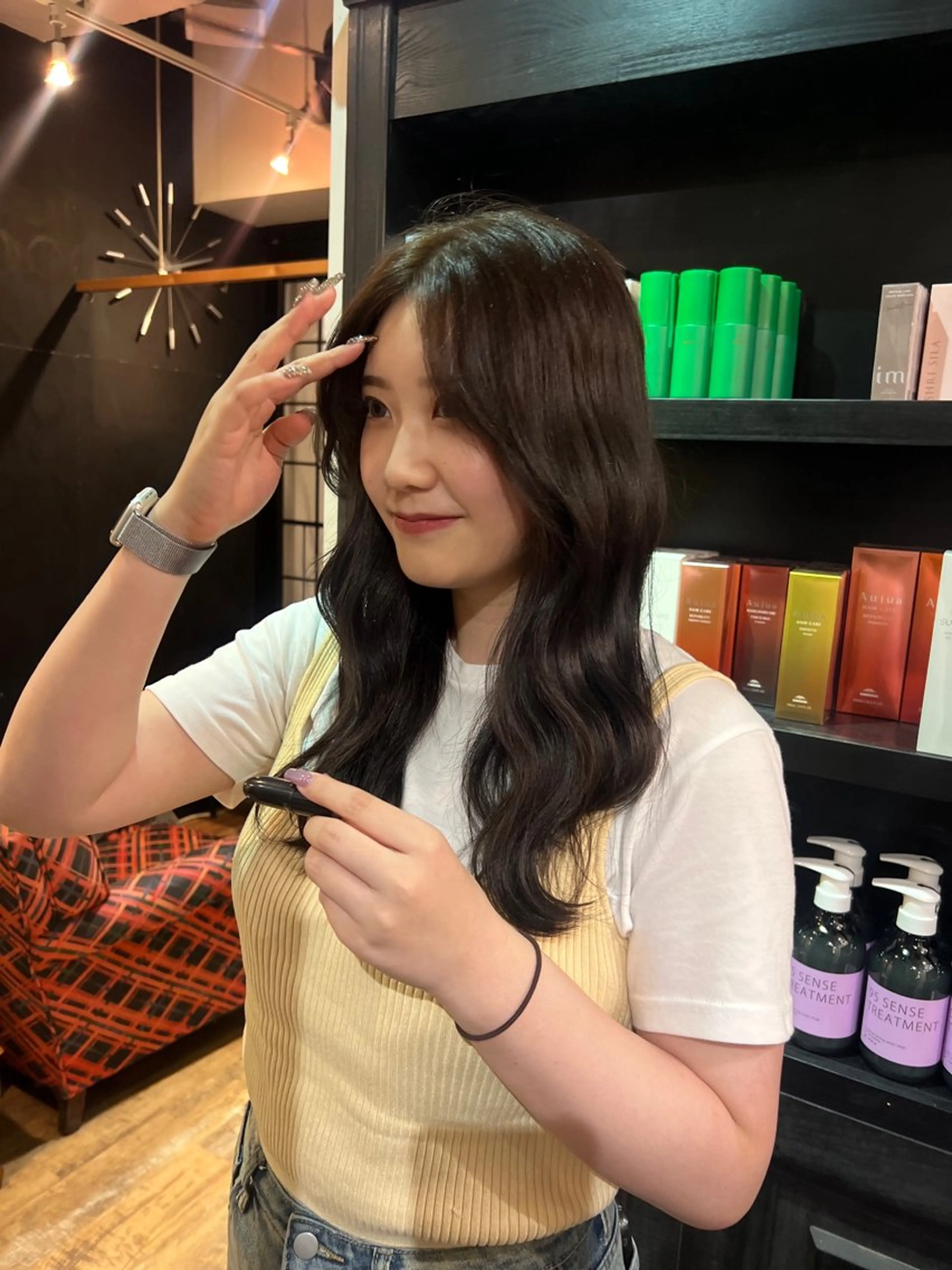 ミディアム 魚谷 綾渚のヘアスタイル