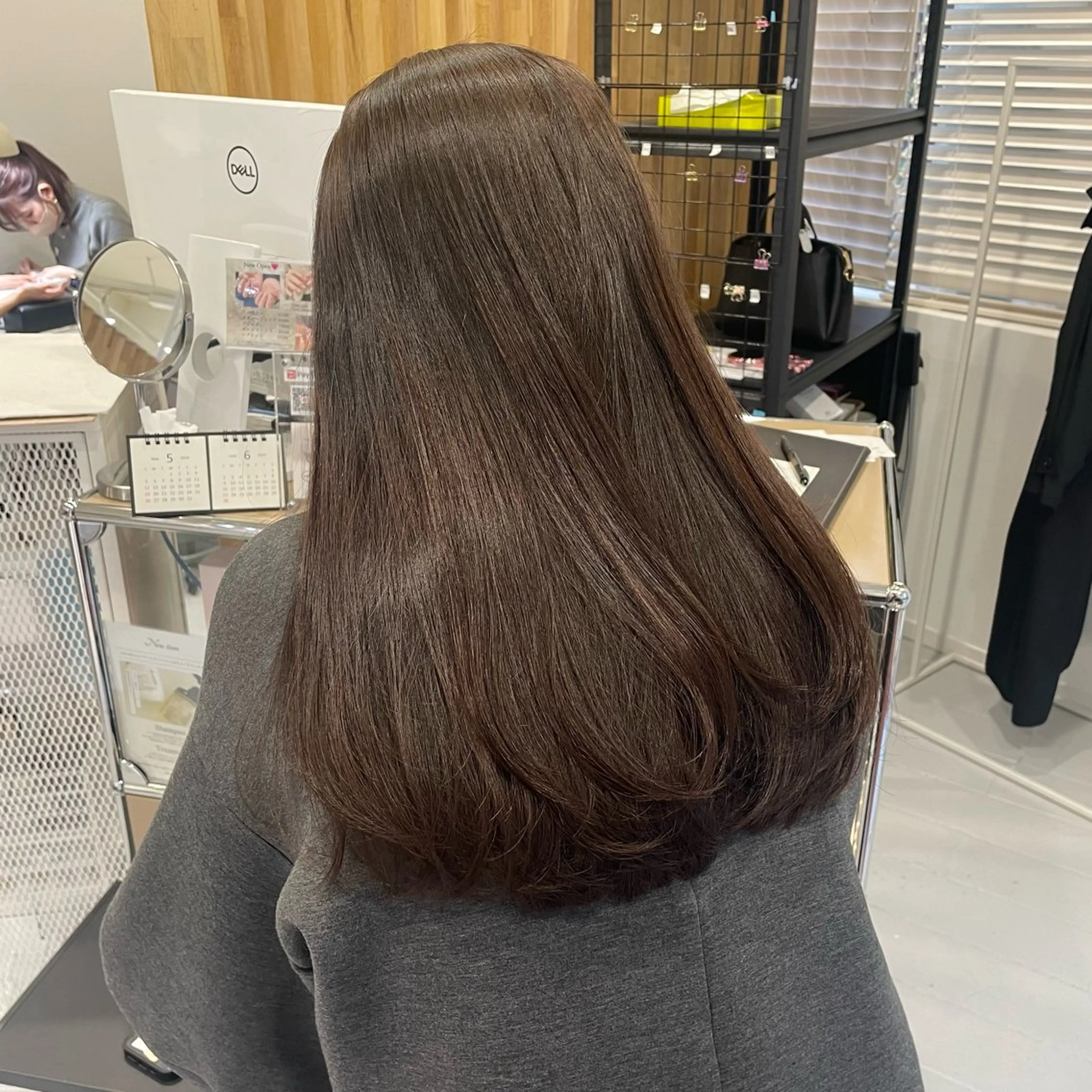 ロング カラー レイヤーカット clan .のヘアスタイル