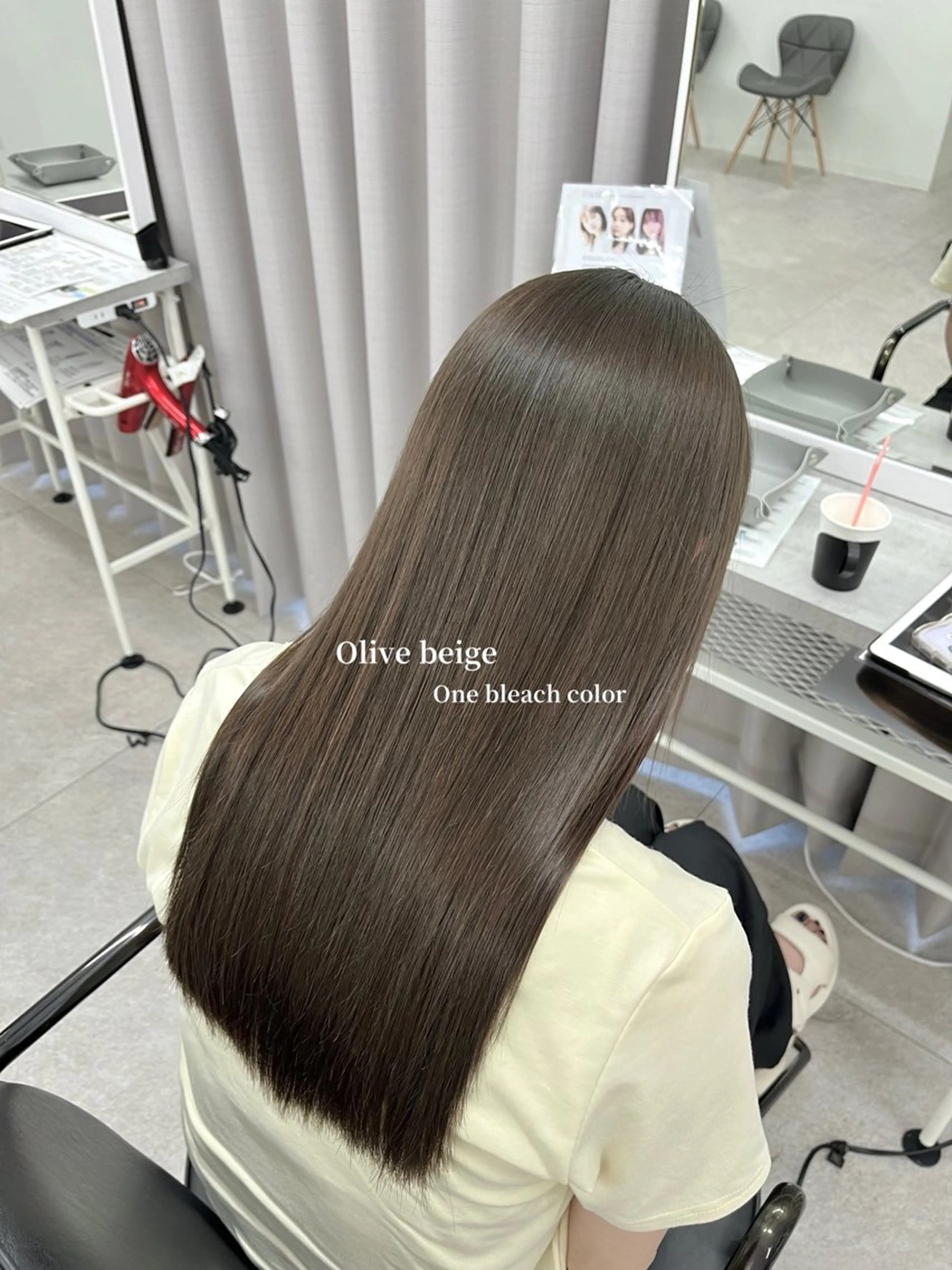ロング カラー ブリーチ 透明感カラー 柔らかオリーブ🌿 HIMARI🌻のヘアスタイル