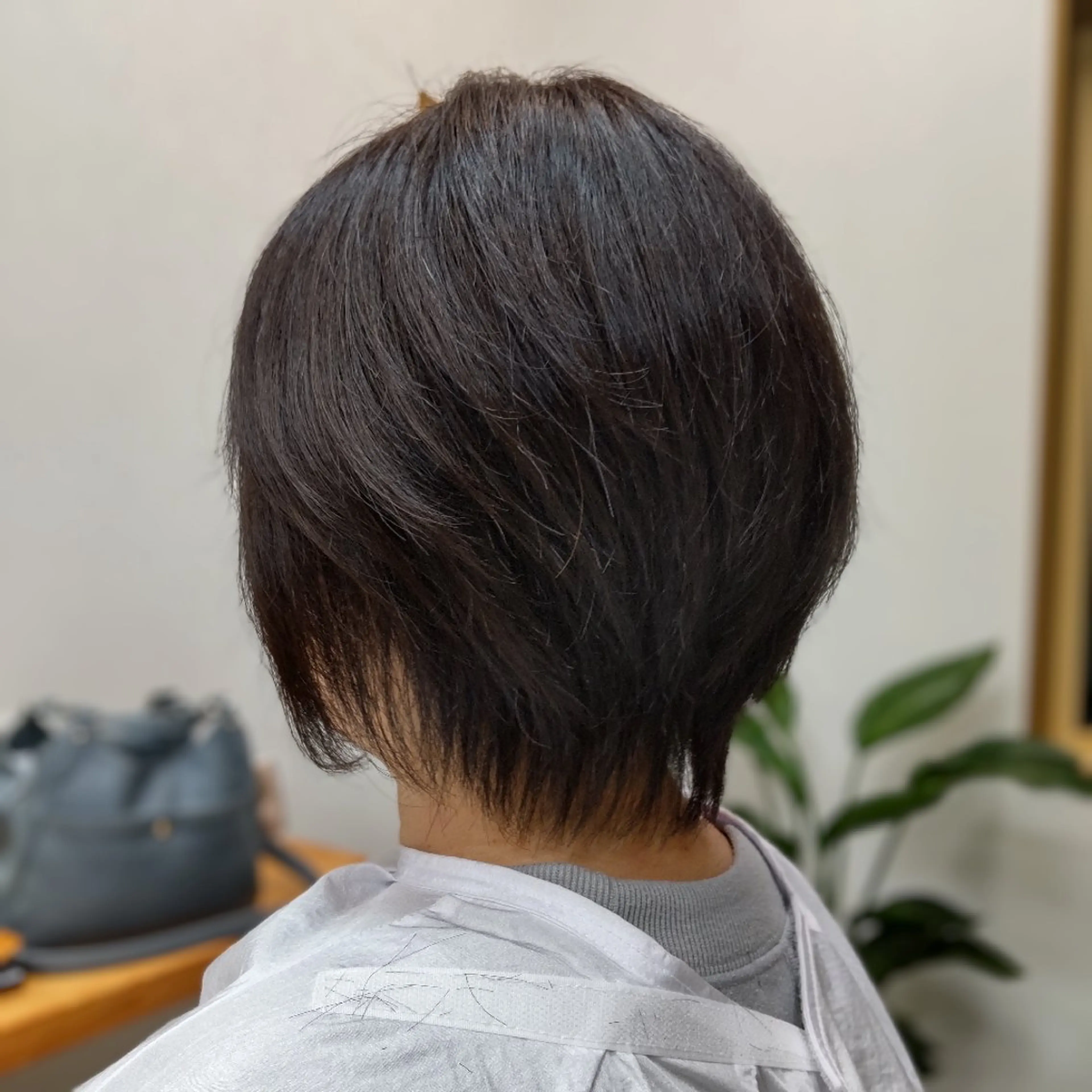 ショート カラー ブラウンカラー ダークブラウン トリートメント Threege スリージェのヘアスタイル