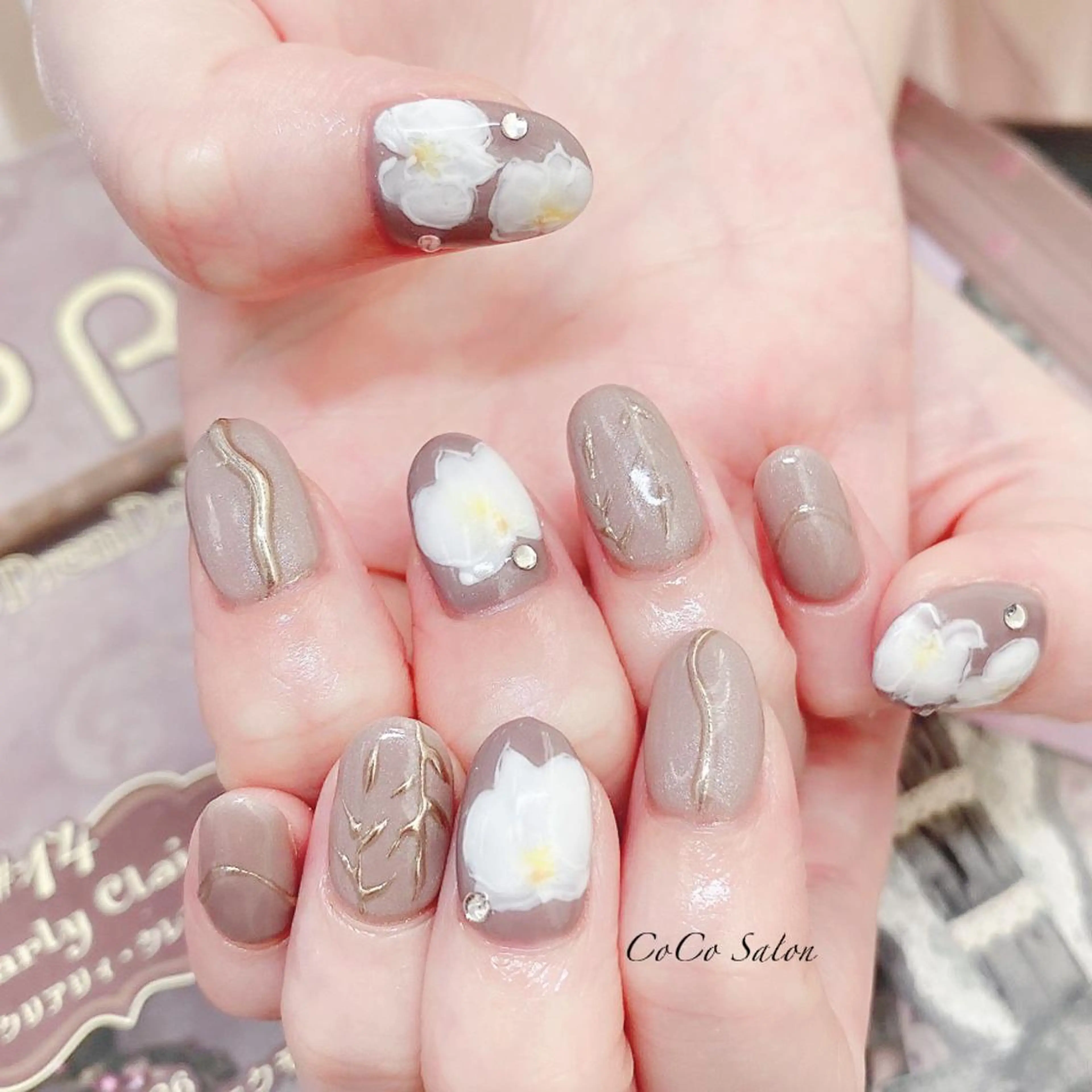 ネイル アートネイル 成人式 長さ出し フラワーネイル ジェルネイル ハンドネイル CoCoSalon ネイル/まつ毛予約のネイルデザイン