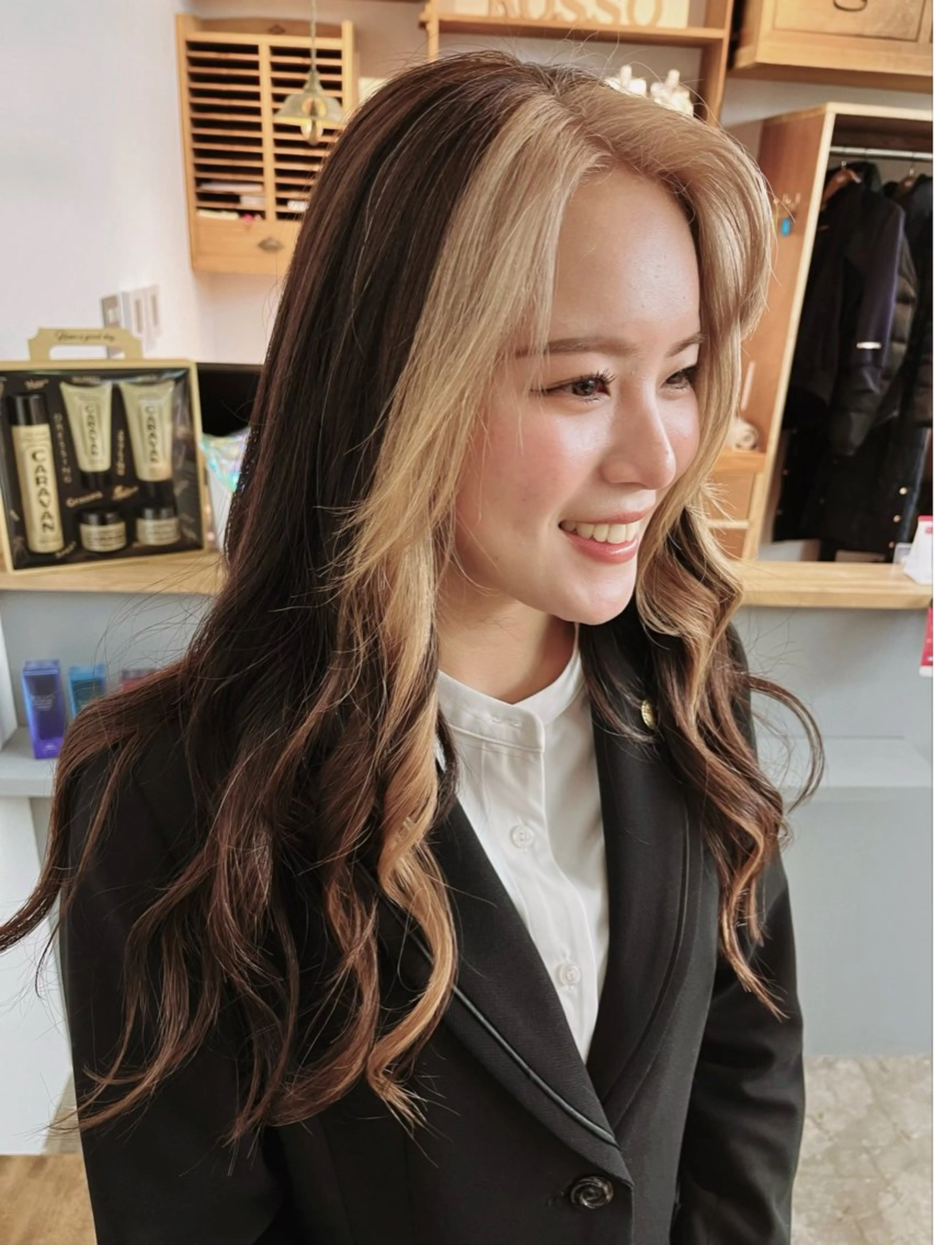 ロング SHIINA 香椎宮前店のヘアスタイル