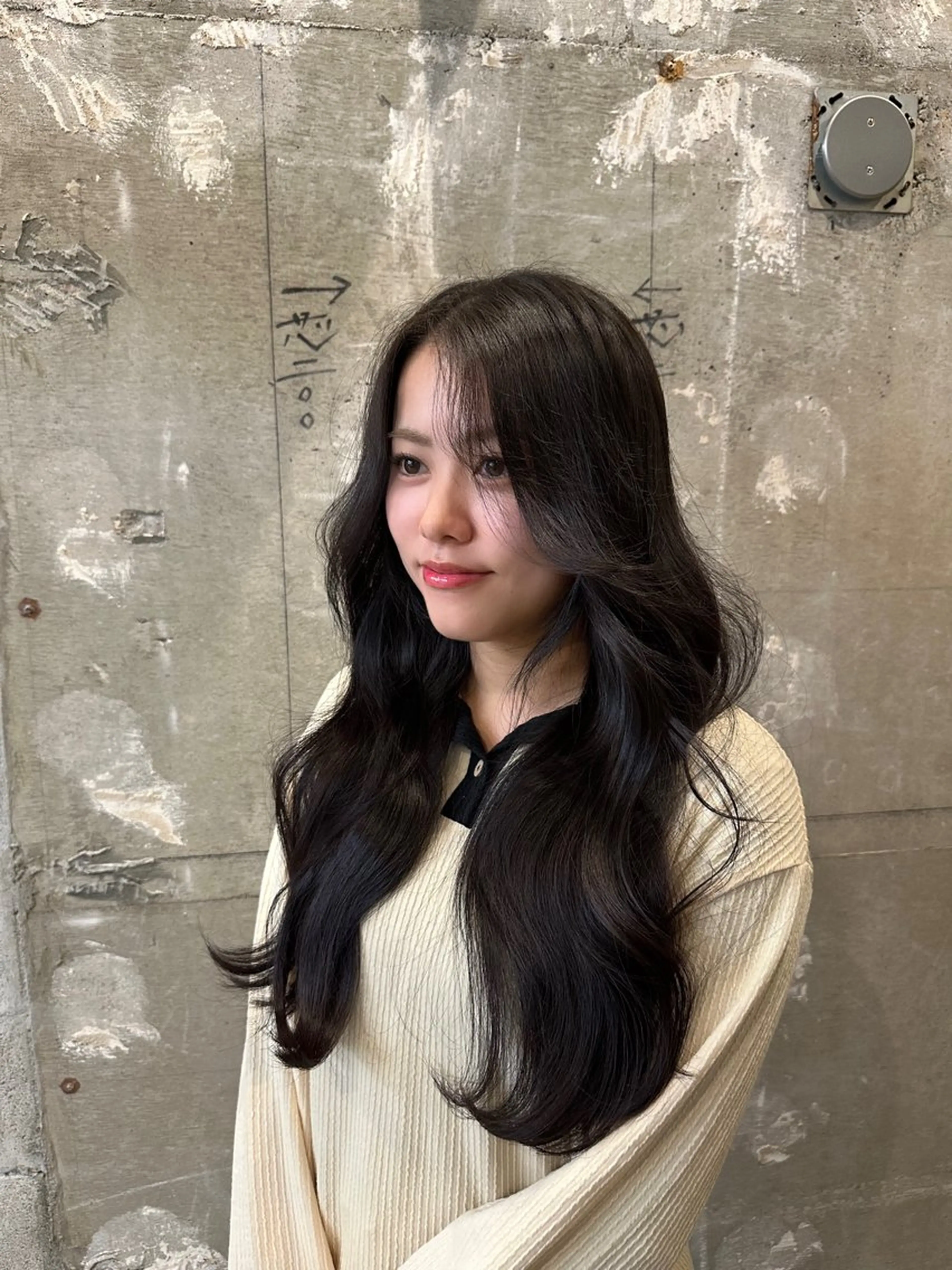 ロング カラー ルナ/ SYS by fitのヘアスタイル