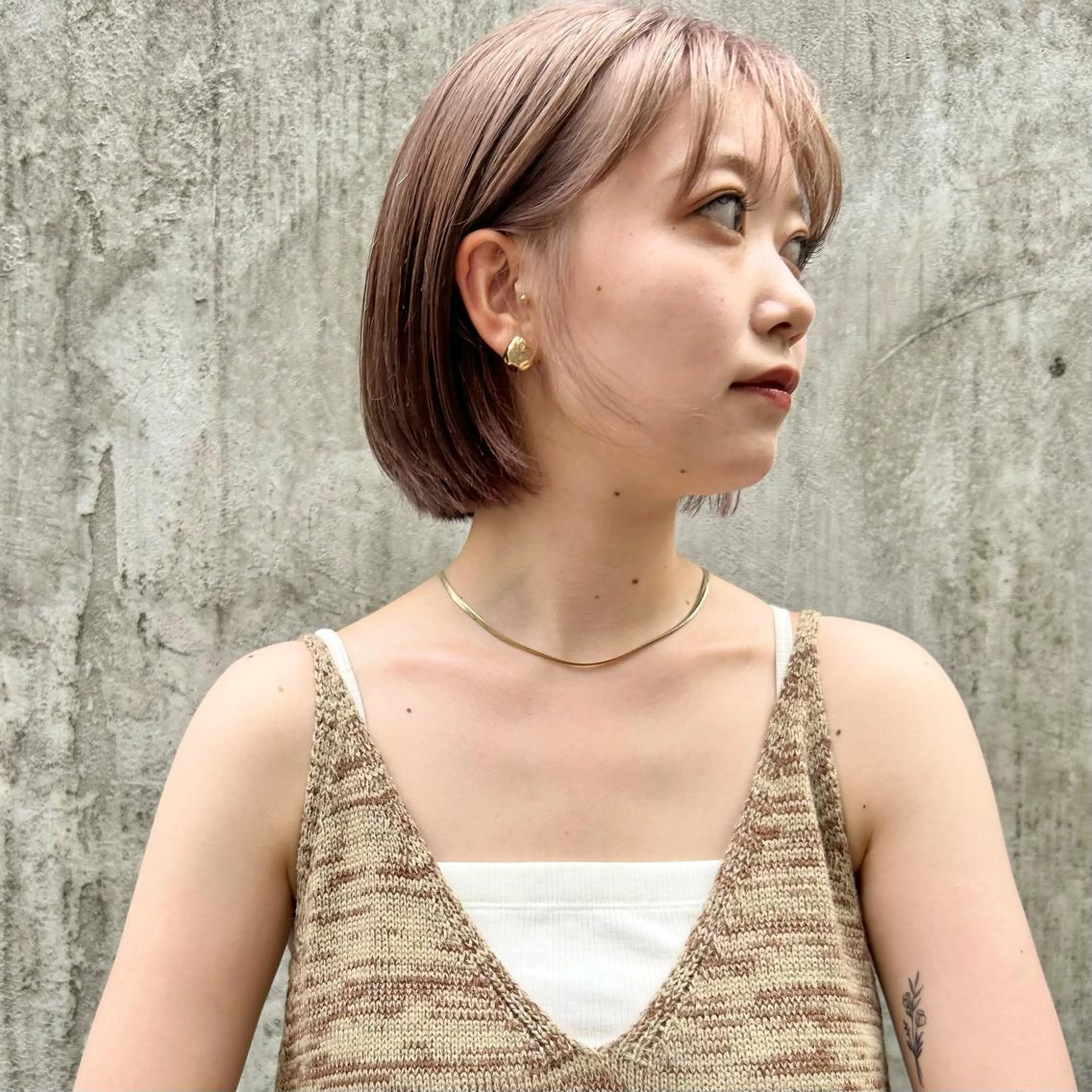 ショート カラー カット ヘアカラー トリートメント ハイトーン/ブリーチ 似合せカット/パーマのヘアスタイル