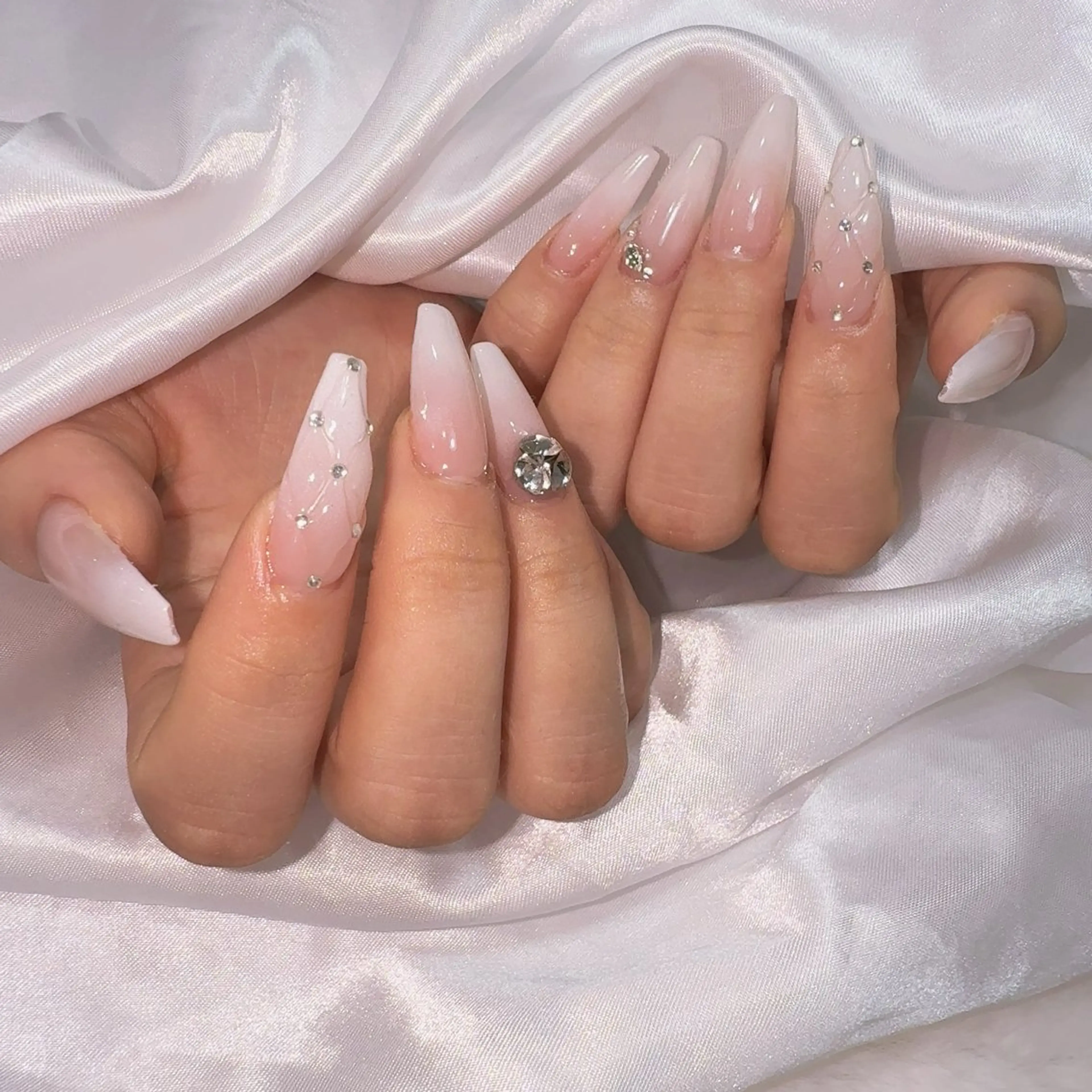 ネイル アートネイル フラッシュネイル フレンチネイル ジェルネイル ガラスフレンチ ハンドネイル You&Me Yukiのネイルデザイン