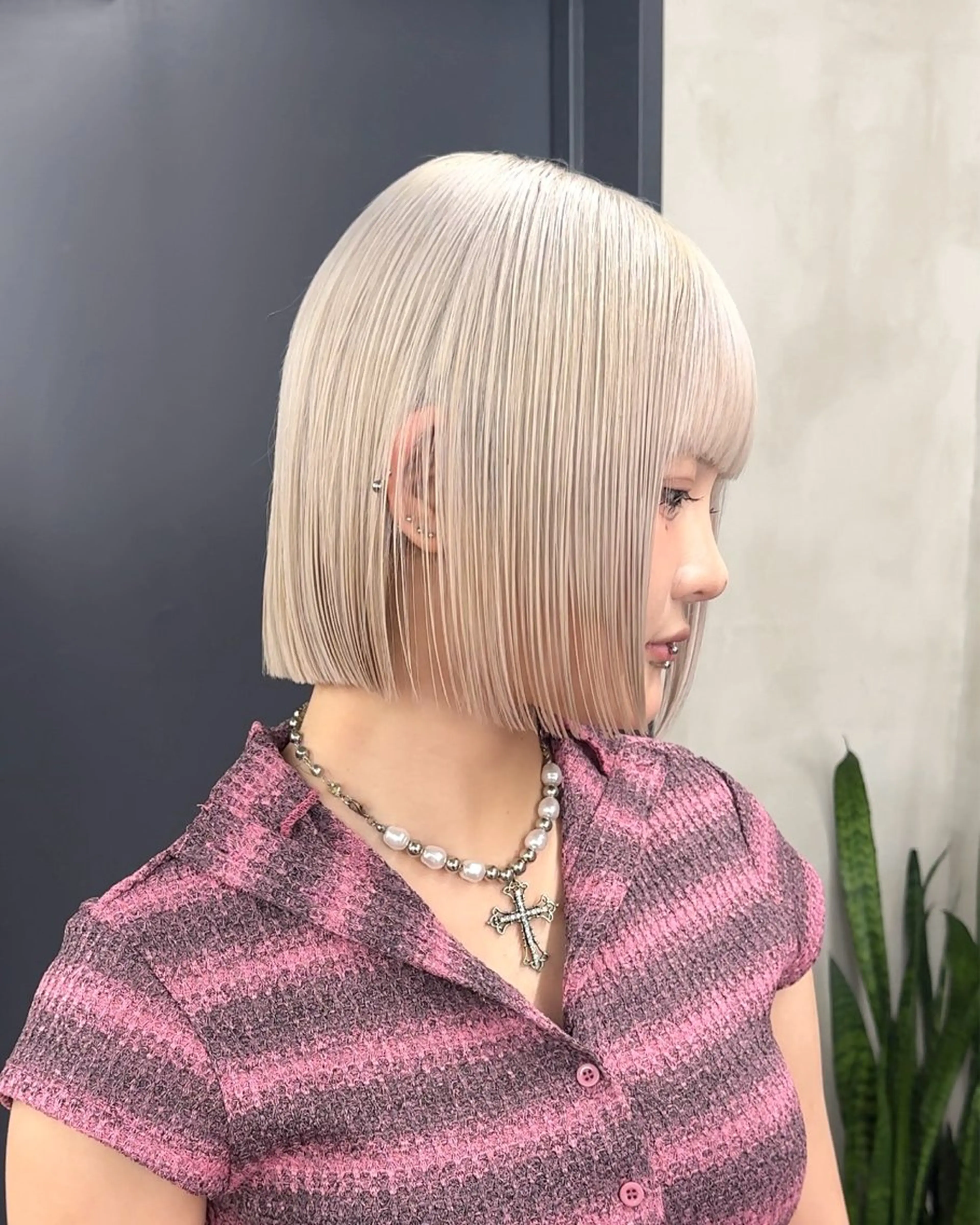 ミディアム カラー アッシュ ベージュカラー ブリーチ ケアブリーチ ダブルカラー ブリーチ　ハイトーン 特化🌈フジタハルキのヘアスタイル