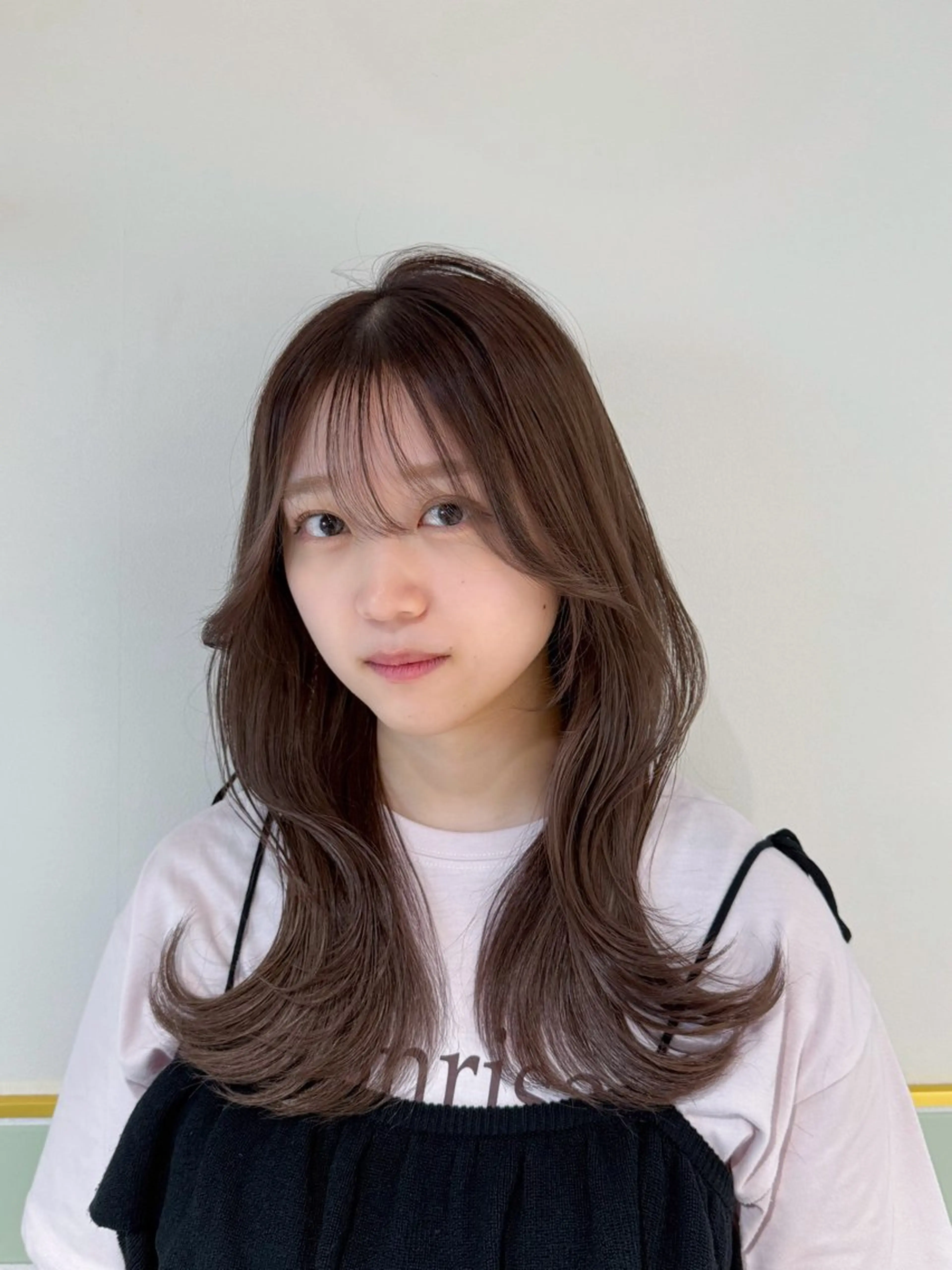 ミディアム カット ヘアカラー トリートメント KEIGO/ ベージュカラーのヘアスタイル