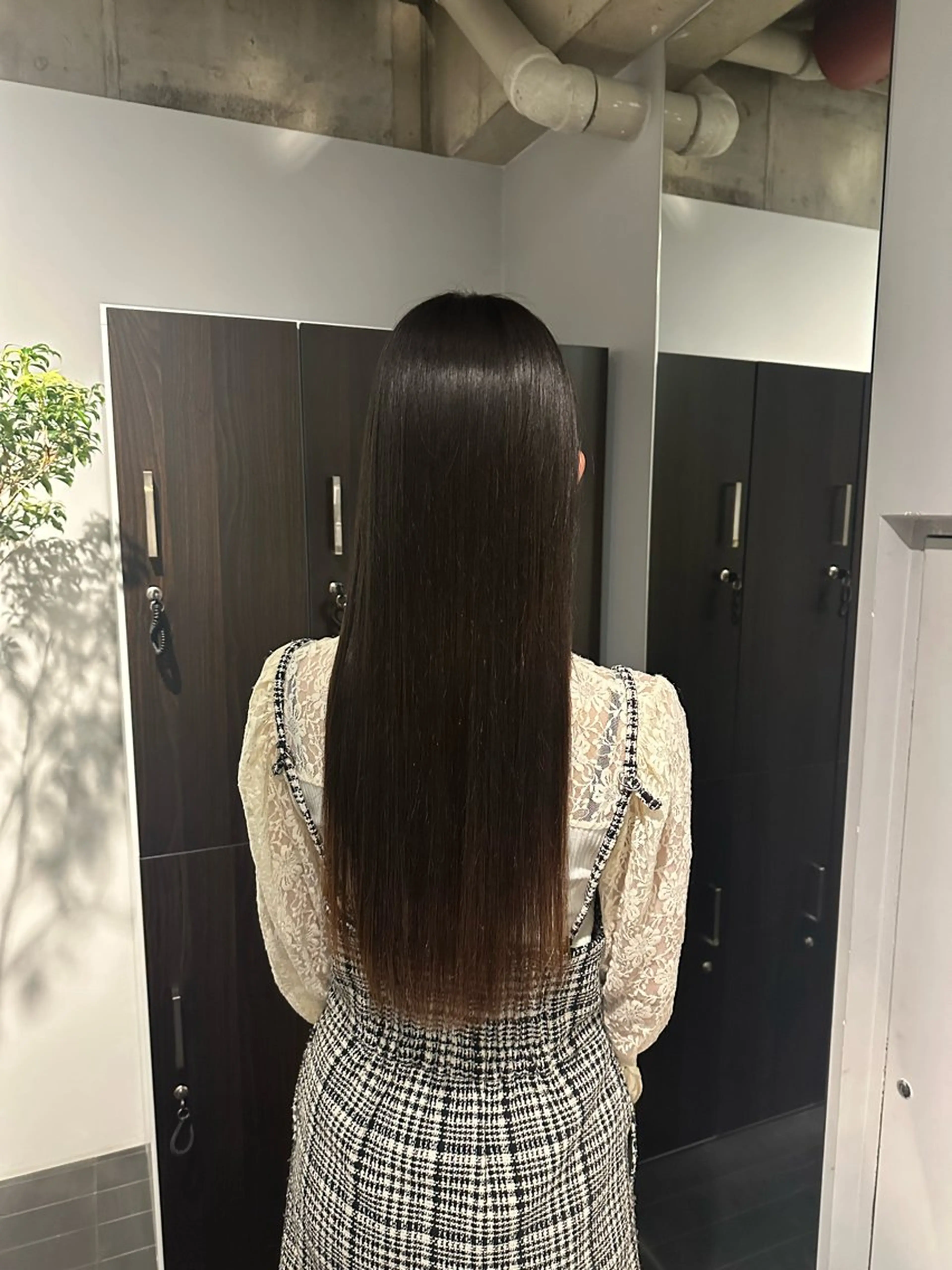ロング 縮毛矯正 西 美羽のヘアスタイル