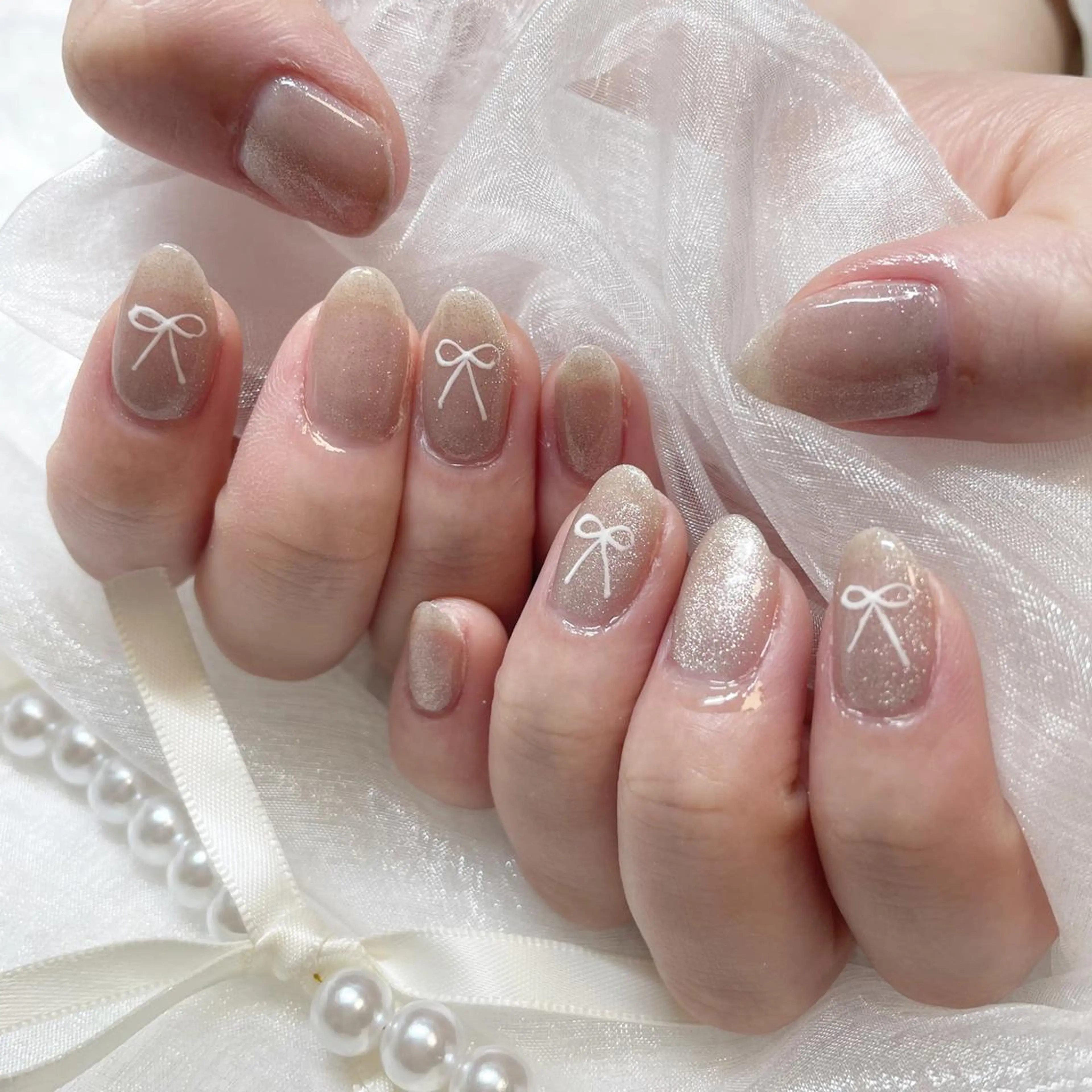 ネイル ジェルネイル キラキラネイル 韓国ネイル マグネットネイル 持ち込み ハンドネイル fiore nail 🦋のネイルデザイン