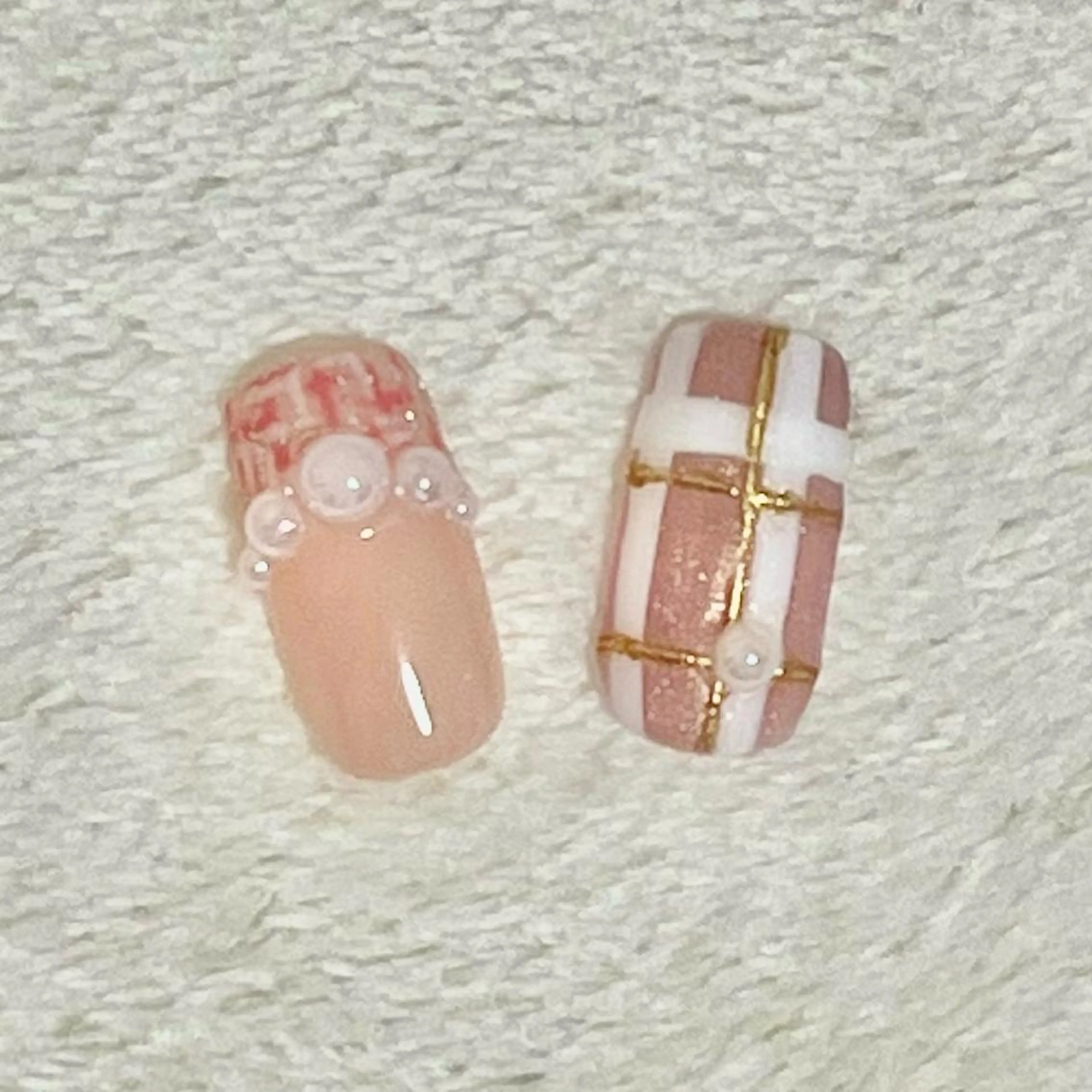 ネイル ツイードネイル One’Ness Nana🤍のネイルデザイン