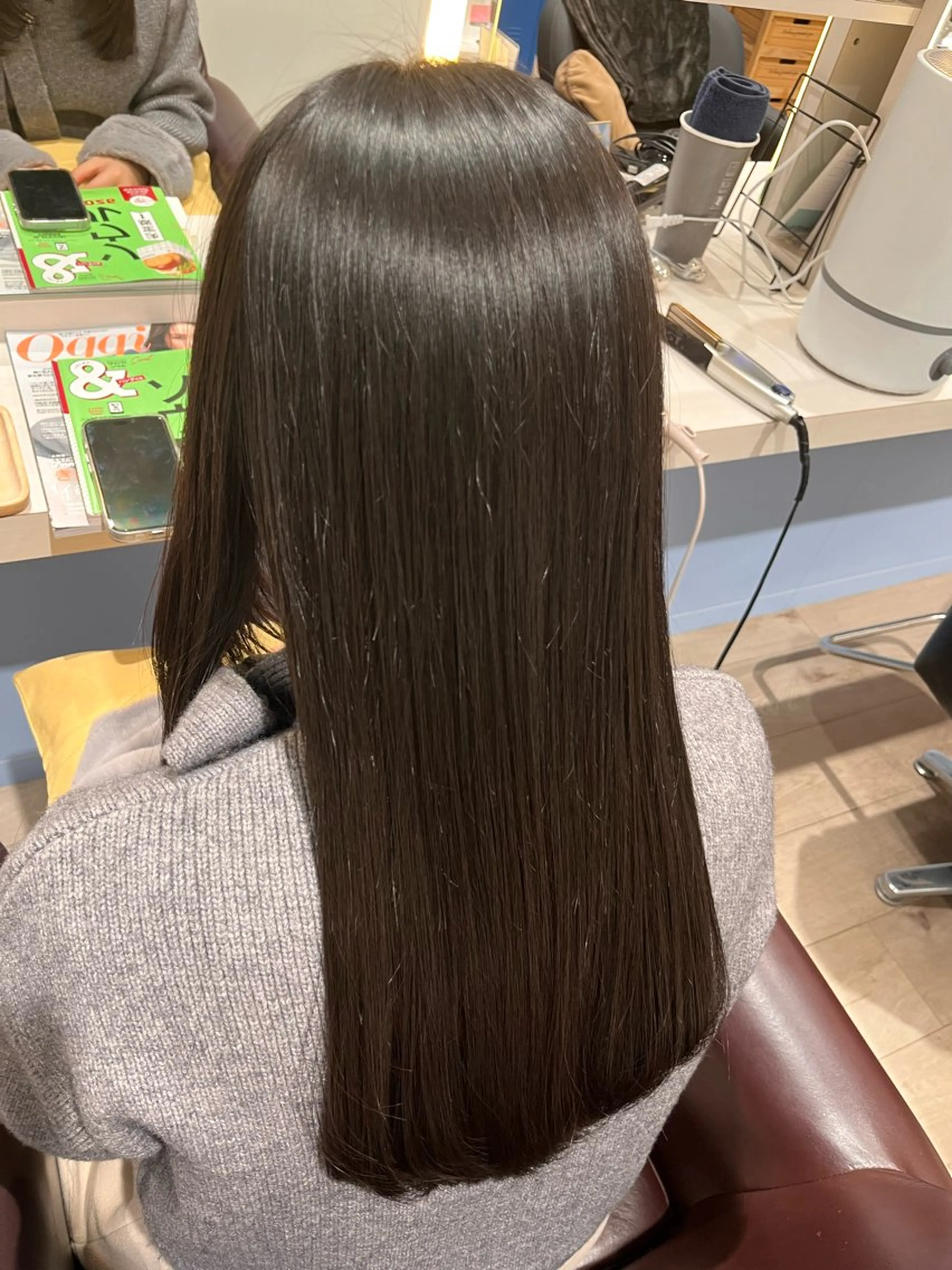 ロング 顔まわりレイヤー 顔周りカット レイヤーカット 縮毛矯正 カット 縮毛矯正 菊地 奏楽のヘアスタイル