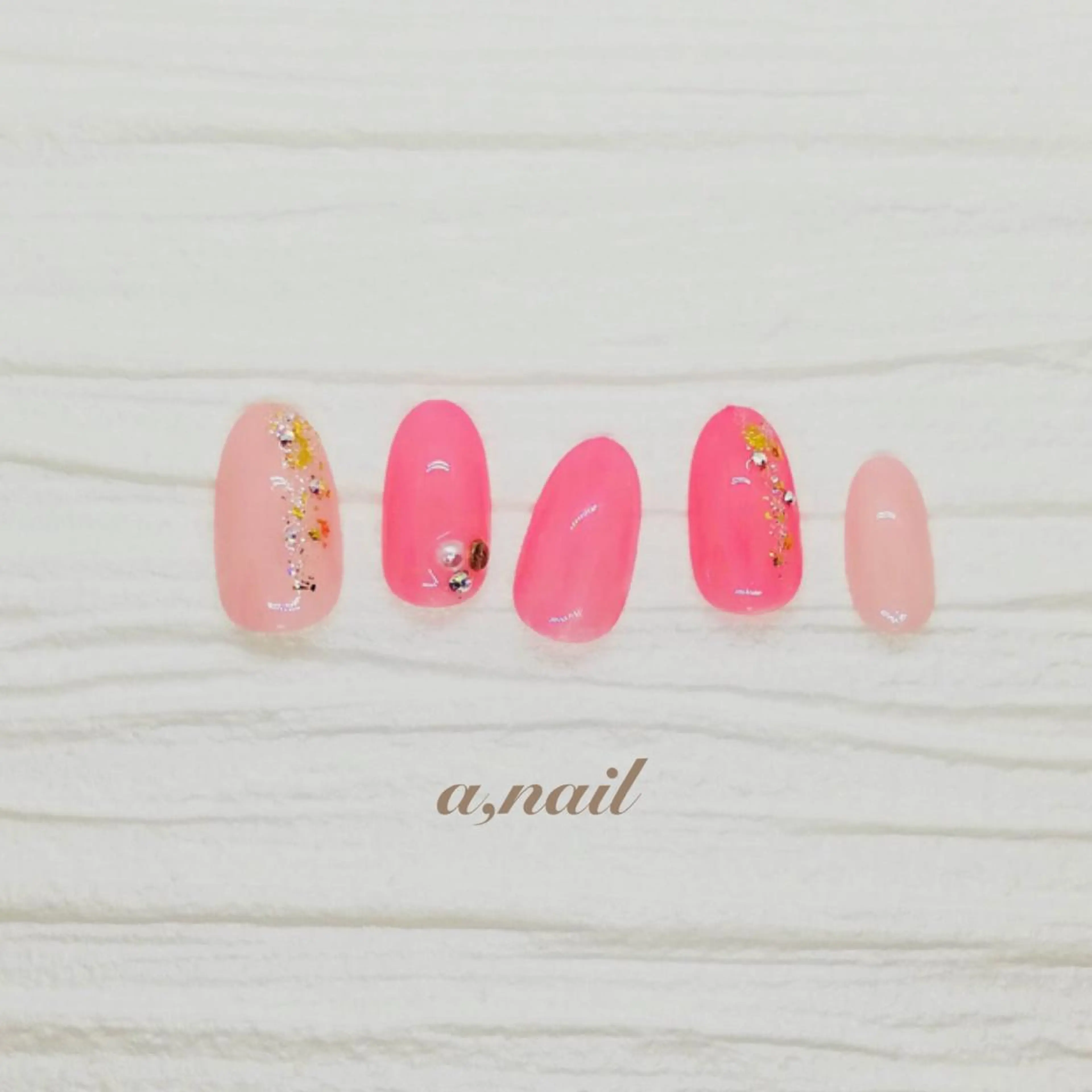 ネイル フットネイル ジェルネイル グラデーション ラメ(グリッター) ラメグラデーション ハンドネイル ネイルサロン エーネイルのネイルデザイン