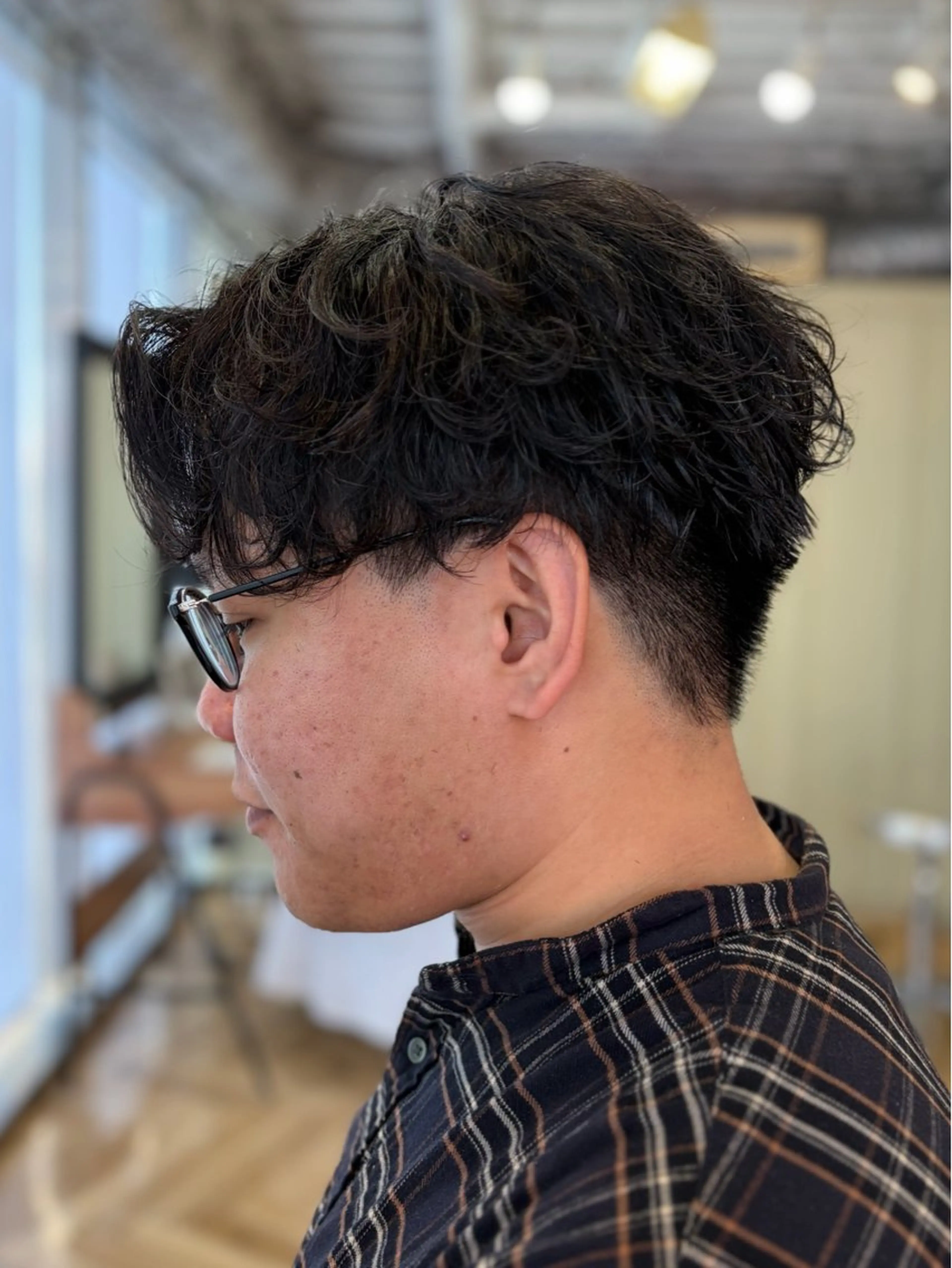 ミディアム パーマ メンズ ミディアムパーマ センターパート メンズパーマ RIKI/センター パート/メンズパーマのヘアスタイル