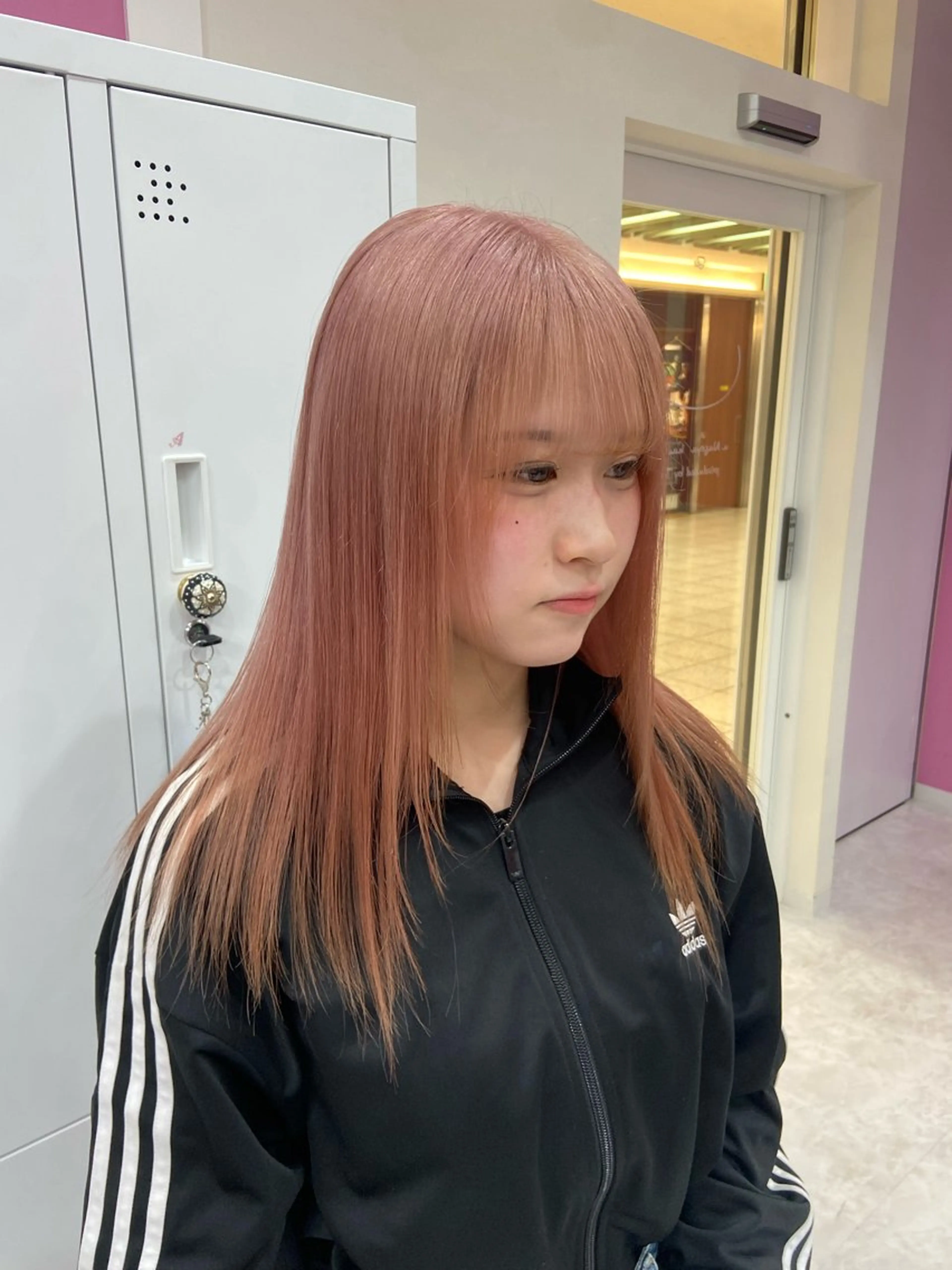 ロング カラー Hirona 縮毛矯正/髪質改善のヘアスタイル