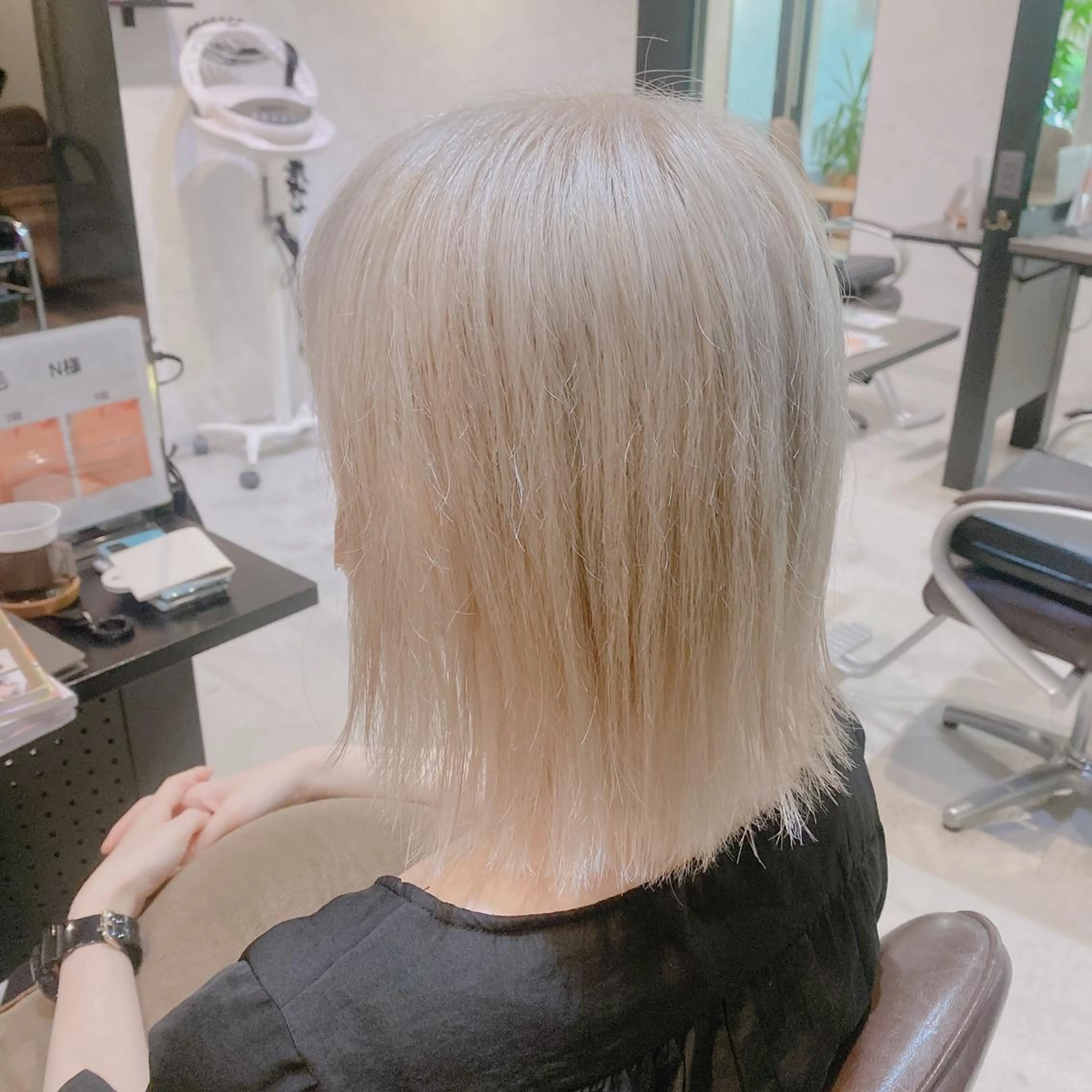 カラー SAKA GUCHIのヘアスタイル