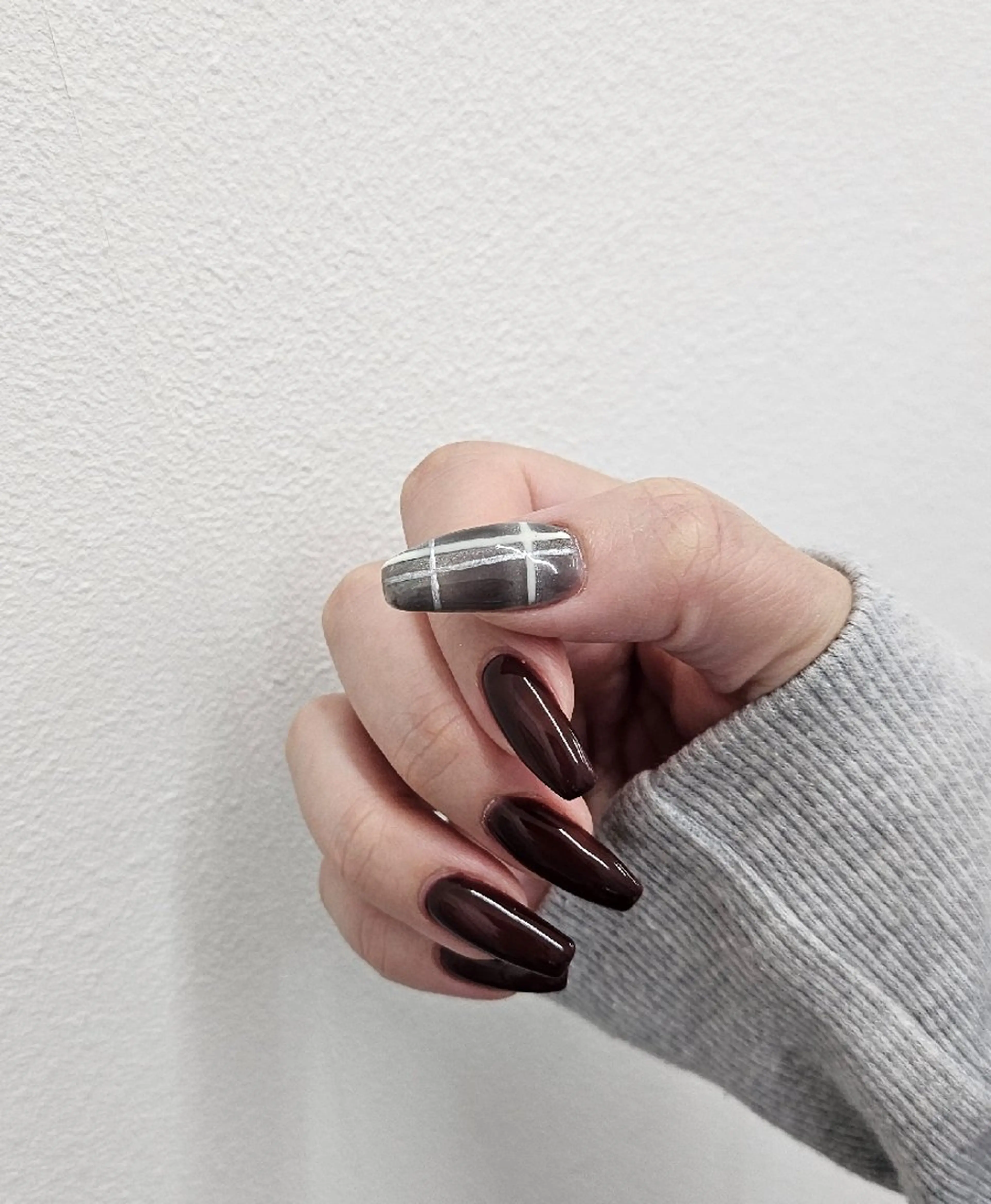 ネイル ボルドー ジェルネイル マグネットネイル ワンカラーネイル パラジェル ハンドネイル puku nail 🌼kazu🌼のネイルデザイン