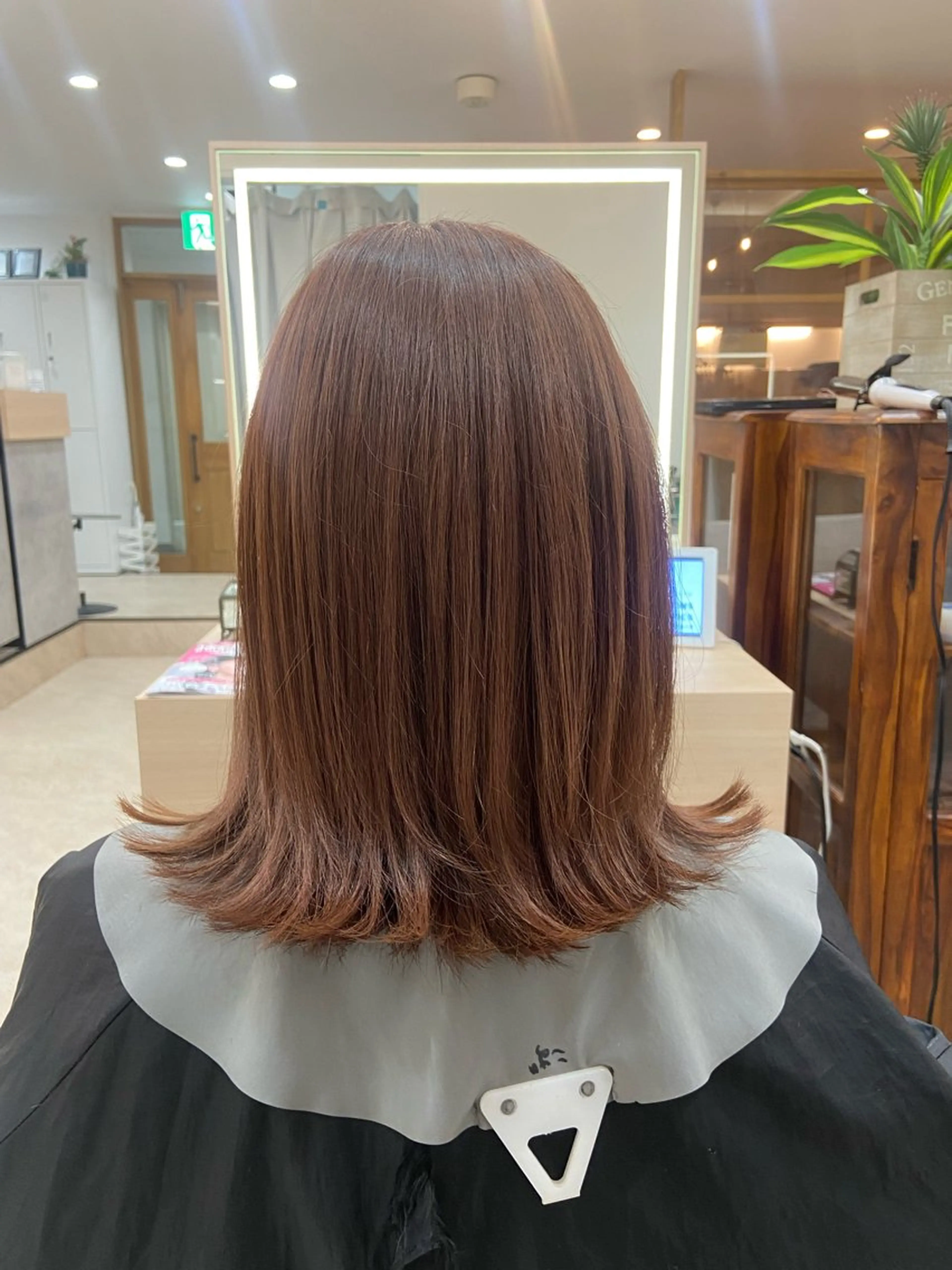 ミディアム カット ヘアカラー トリートメント 平野 利希菜のヘアスタイル