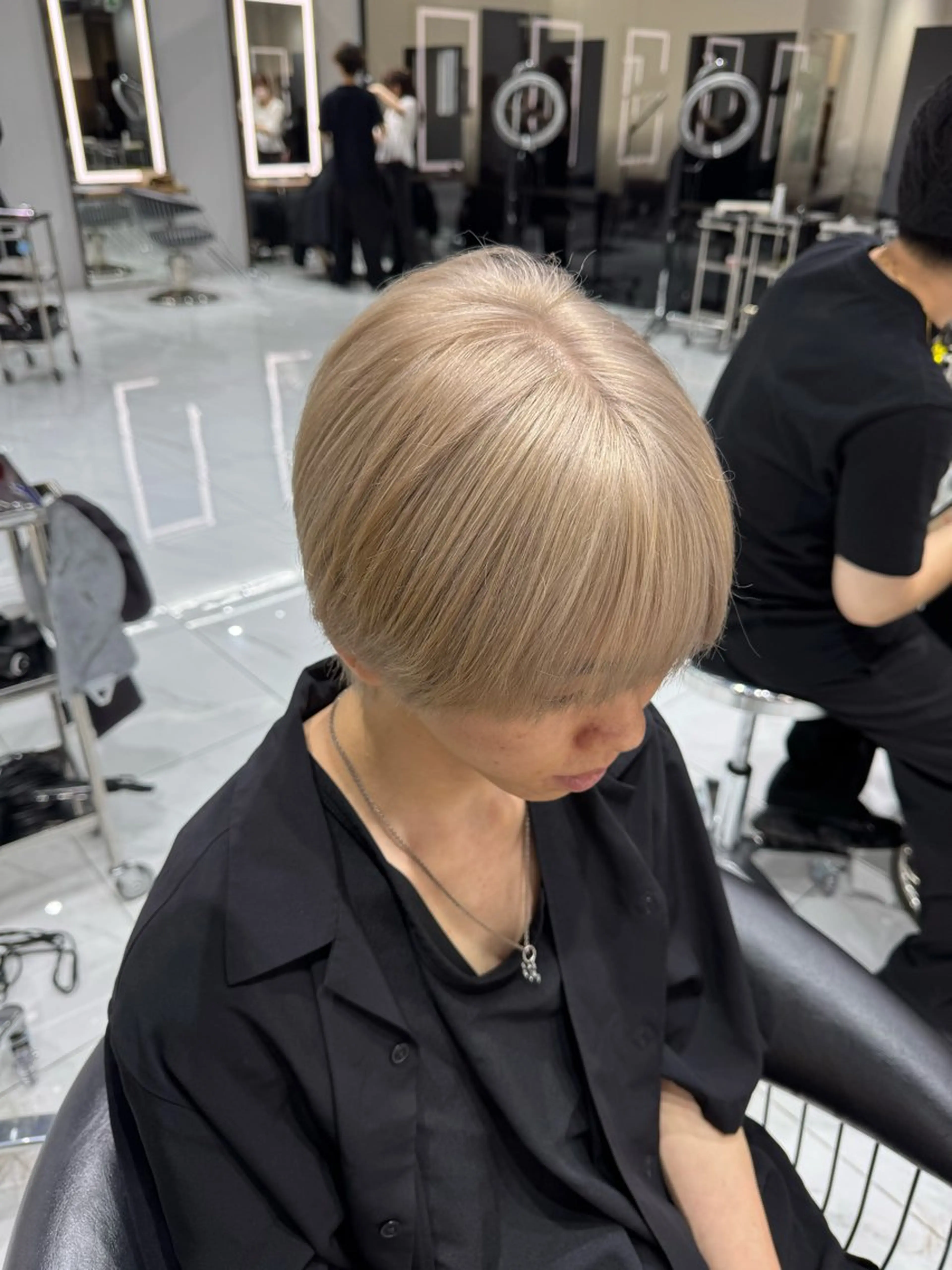 カラー メンズ ベージュカラー ミルクティーベージュ ヘアカラー 渋谷ブリーチカラー/ デザインカラー/優希のヘアスタイル
