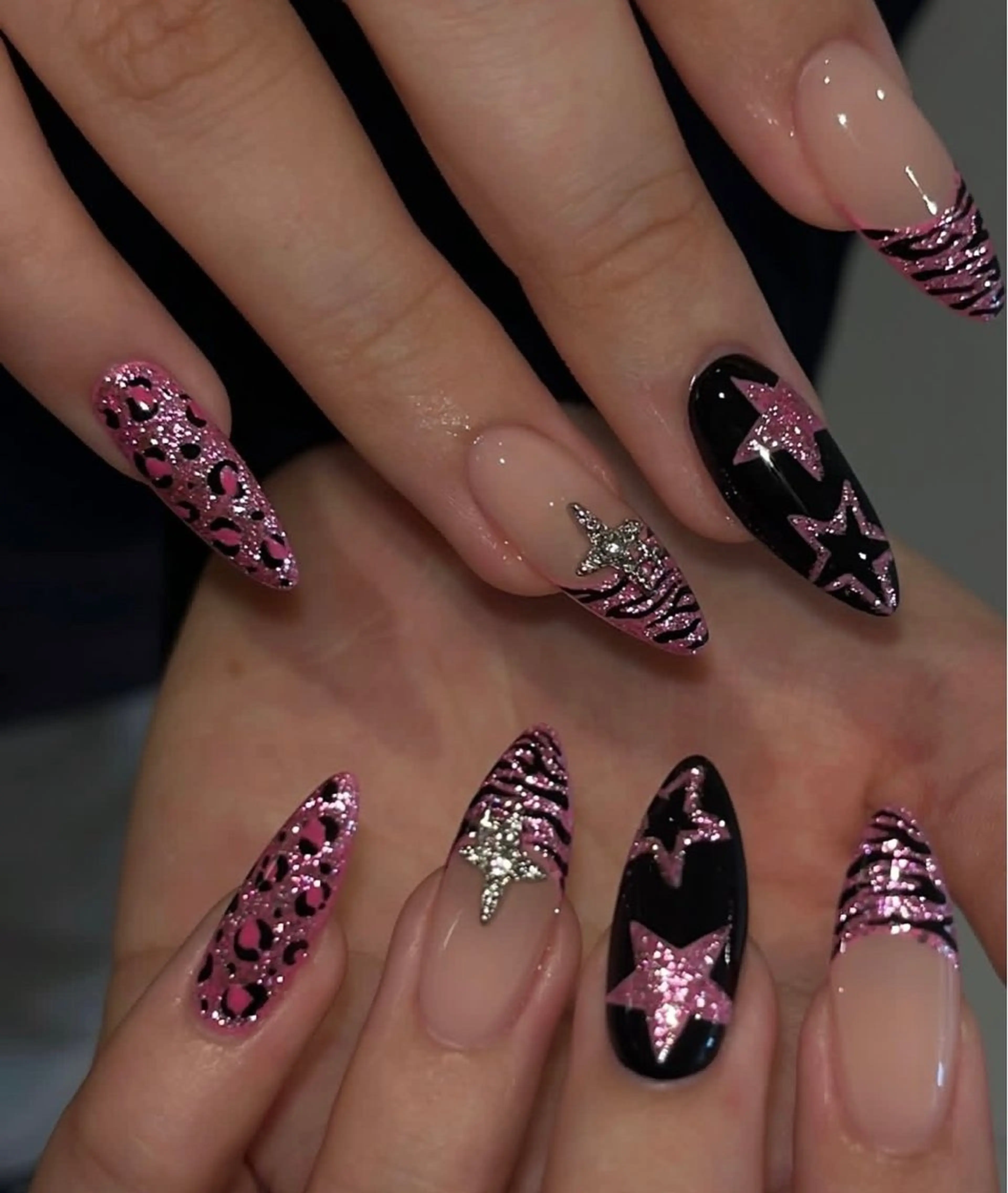 ネイル アートネイル ストーンネイル ネイルチップ ハンドネイル NiJi Nailsのネイルデザイン