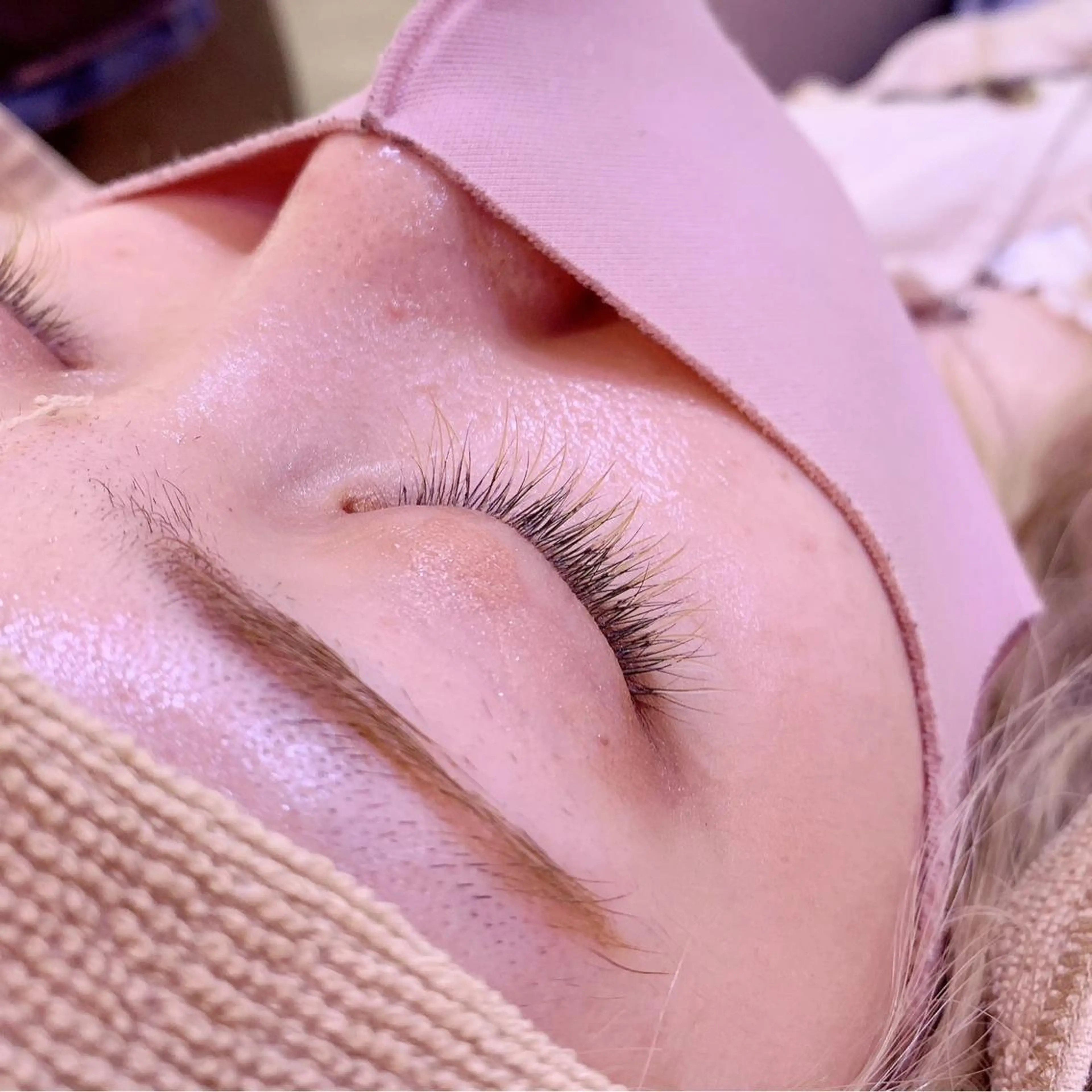 マツエク・マツパ カラーマツエク メンズ特化 【かな】のヘアスタイル