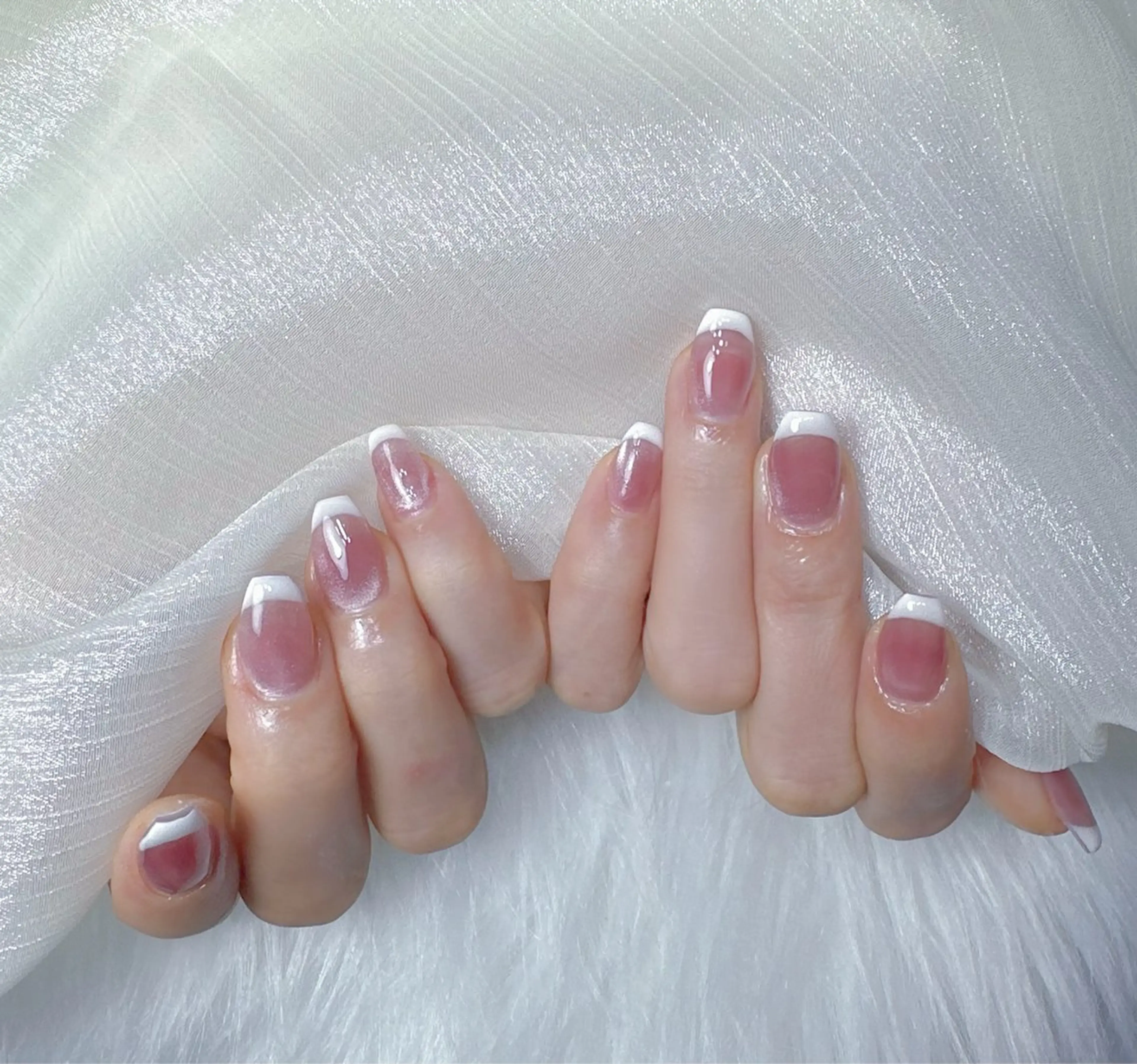 フレンチネイル　ベース色有　(ご新規様　オフ込み)の写真