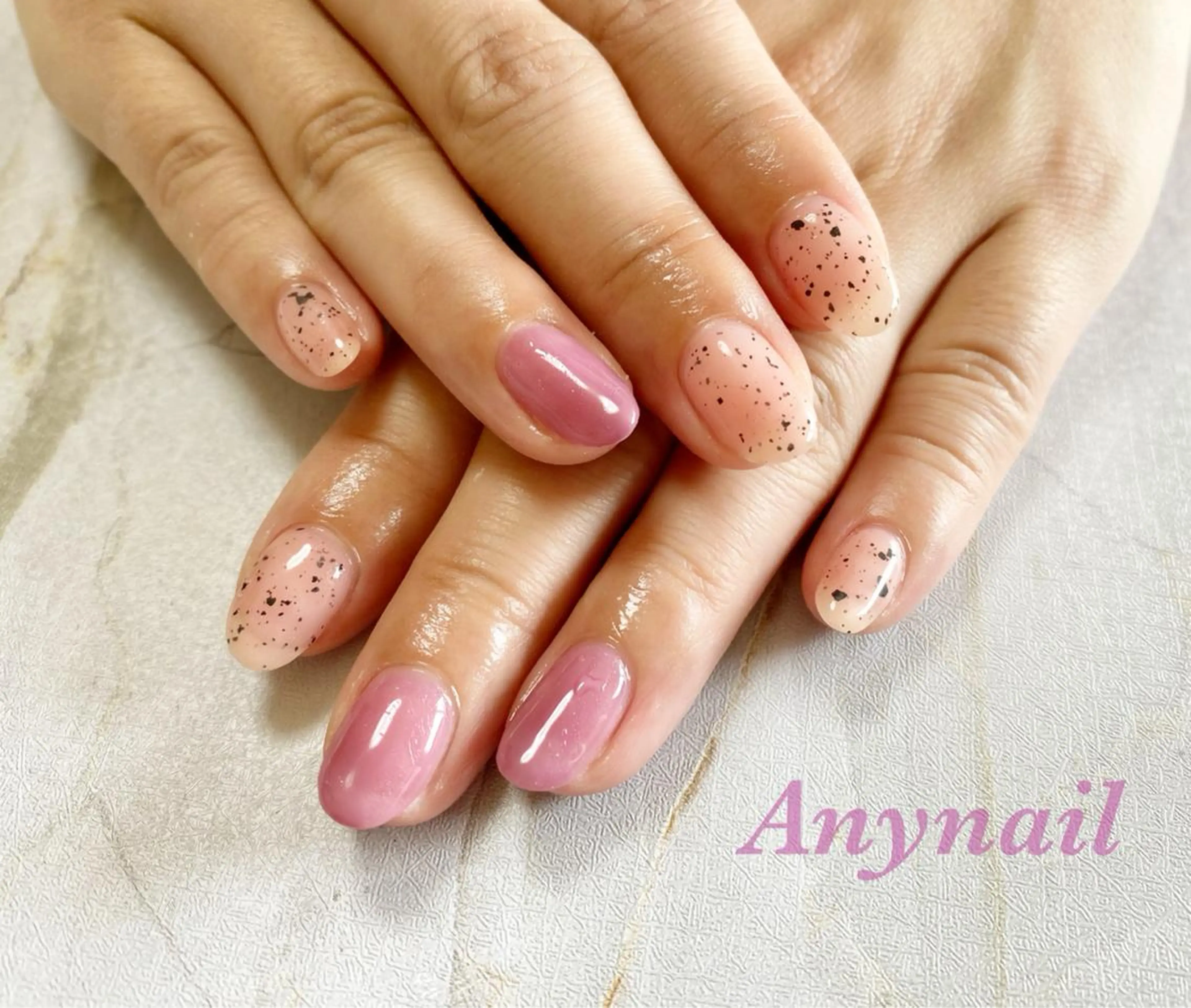 ネイル ブルー オフィスネイル ワンカラーネイル ピンク ハンドネイル 岩澤 恵子のネイルデザイン