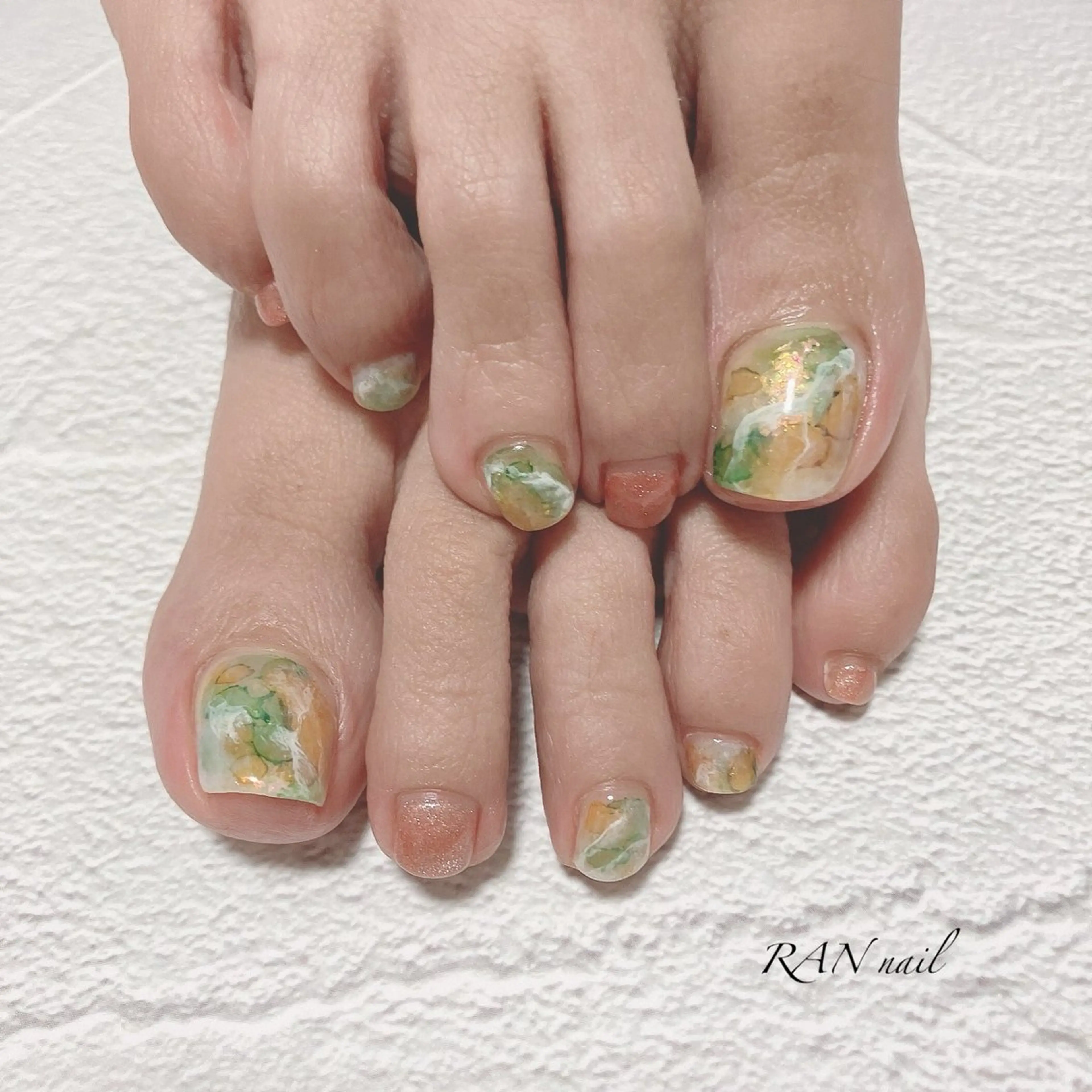 ネイル アートネイル フットネイル グリーン キラキラネイル マグネットネイル ハンドネイル フットネイル RAN nailのネイルデザイン