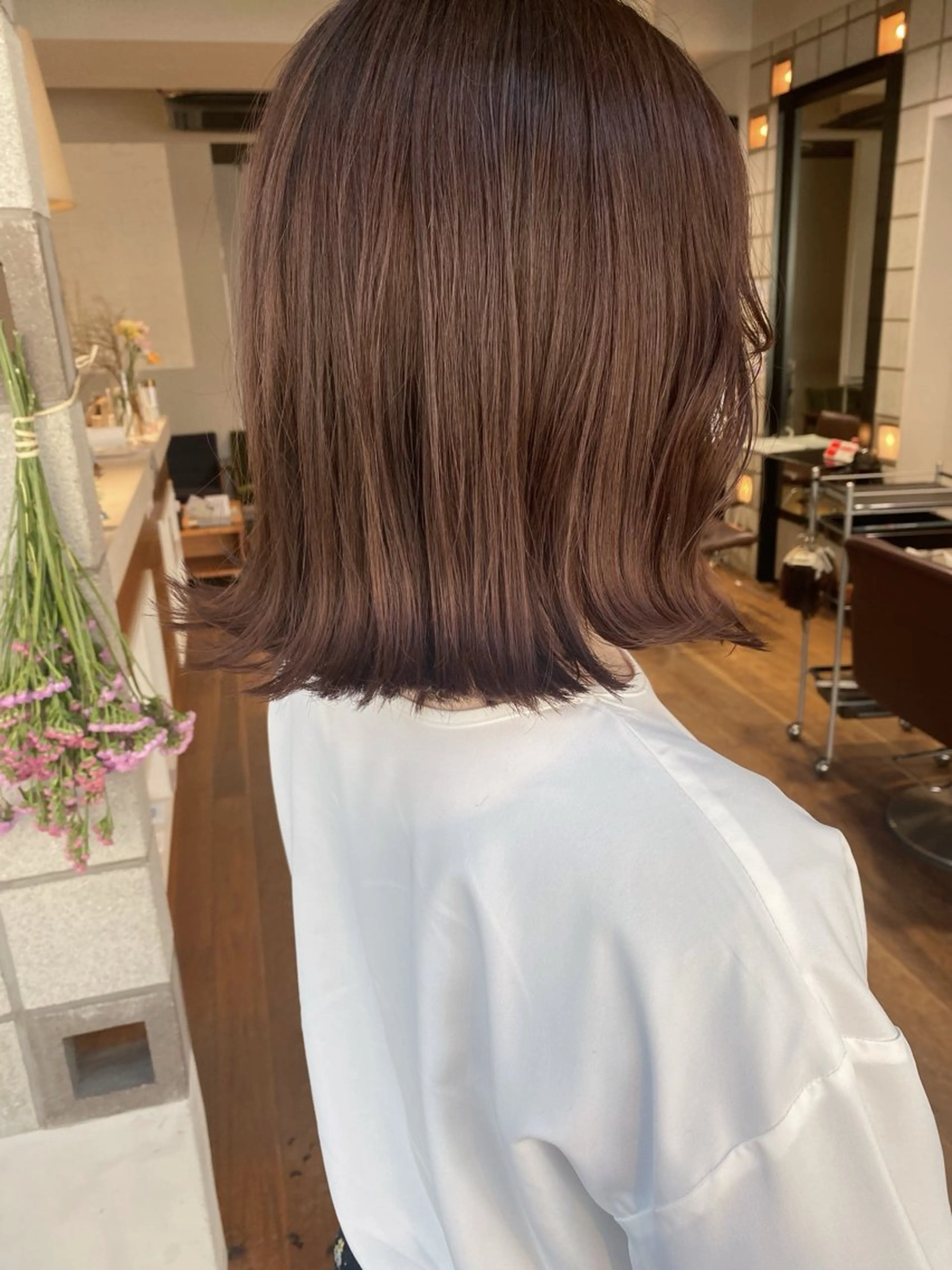 ミディアム カラー 塩澤 榛奈のヘアスタイル