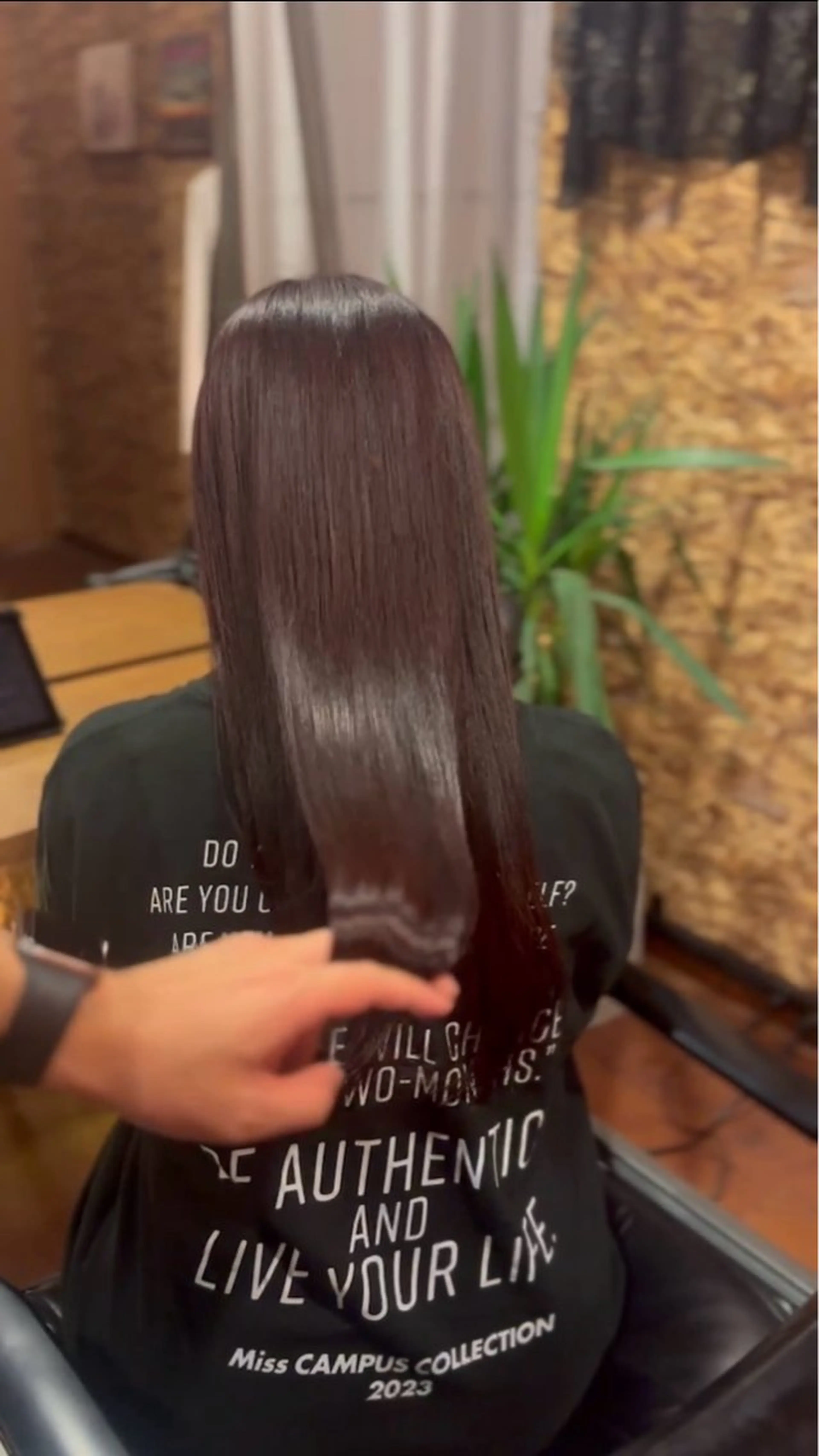 ロング カラー E  難波OCAT店所属・岩崎流成 スタイリストのヘアスタイル