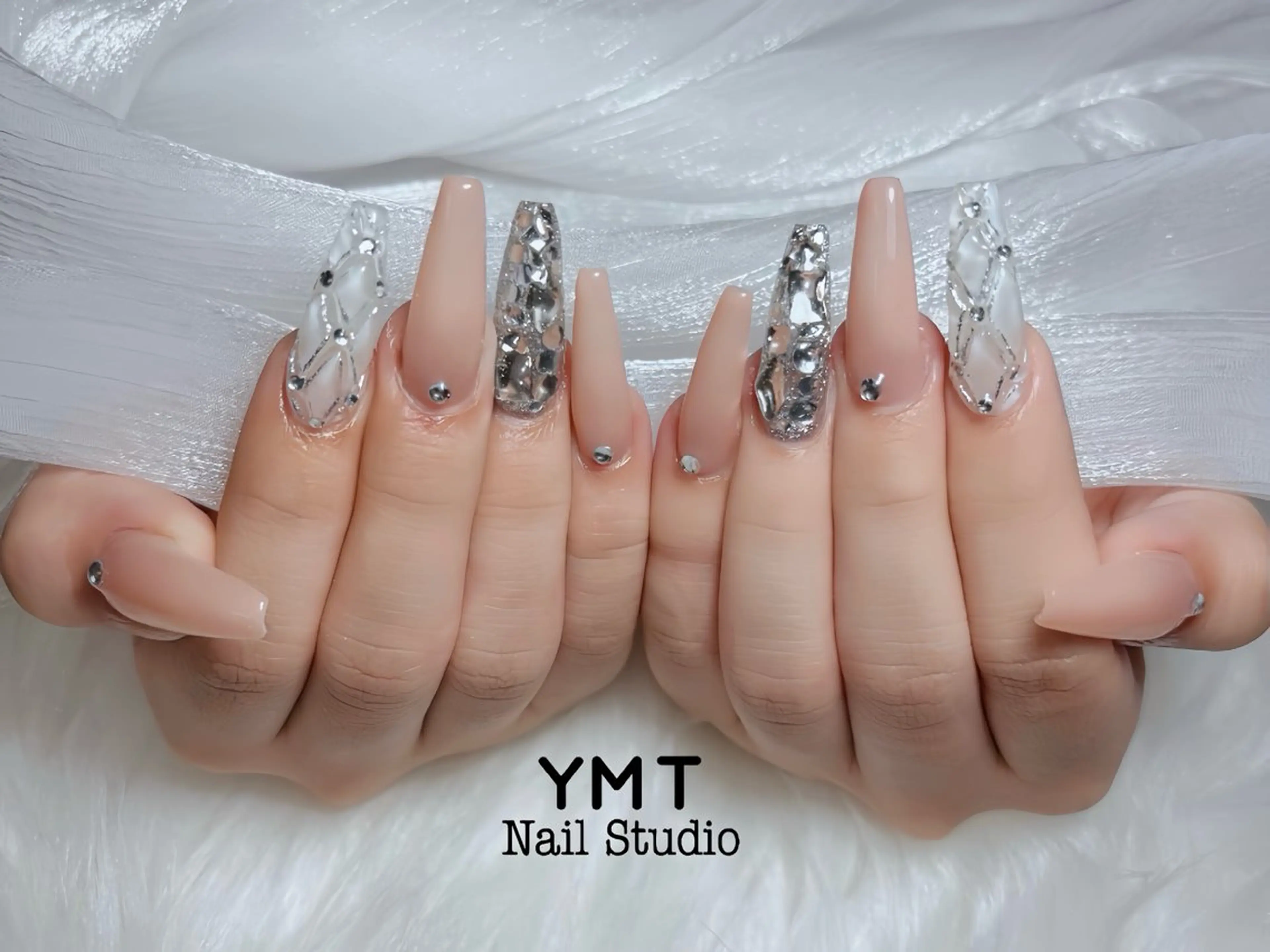 ネイル 長さ出し フットネイル ジェルネイル 韓国ネイル マグネットネイル ハンドネイル YMT NailStudioのネイルデザイン