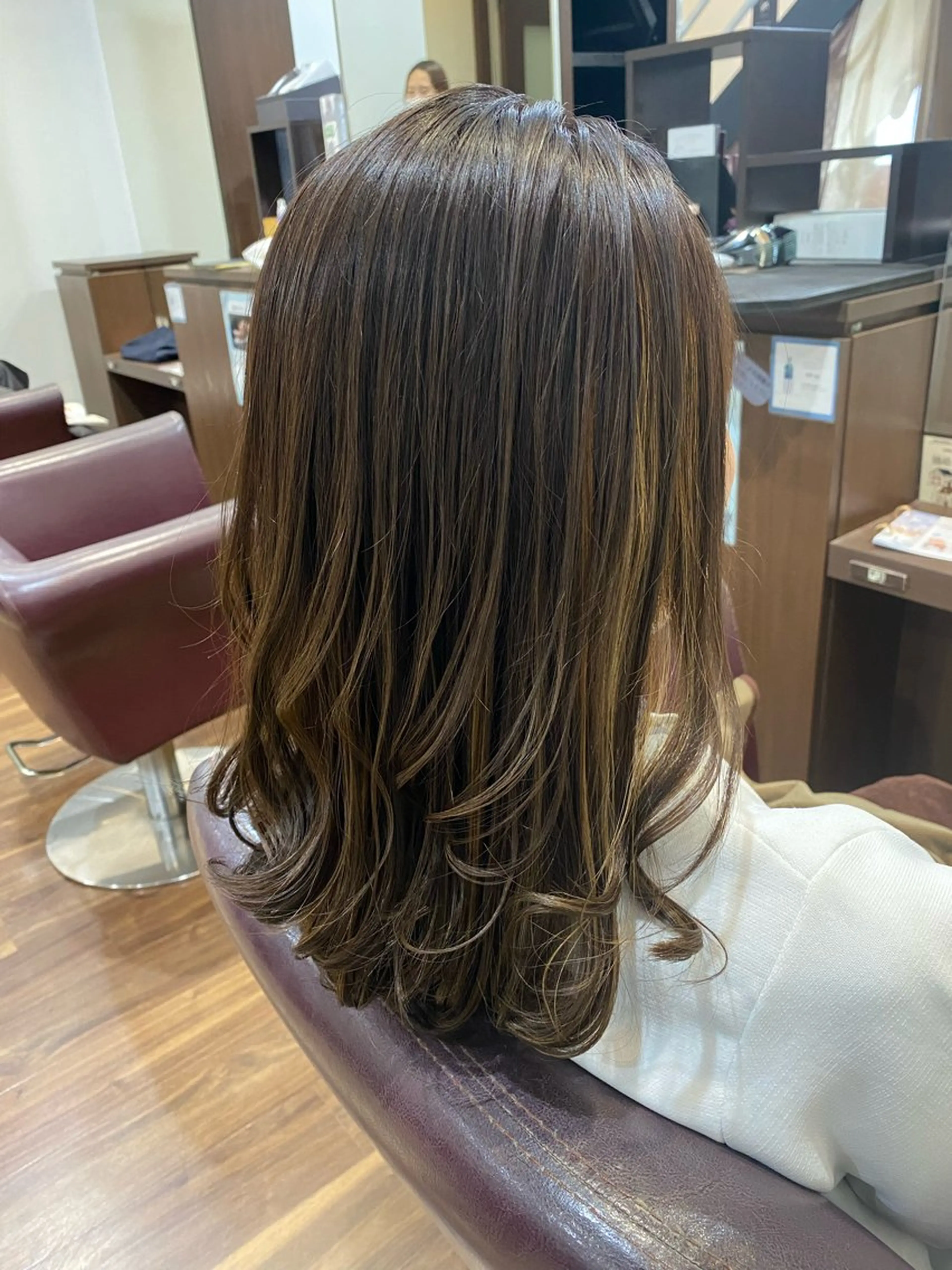 ミディアム カラー ベージュカラー ハイライトカラー ハイライト 仲井 充のヘアスタイル