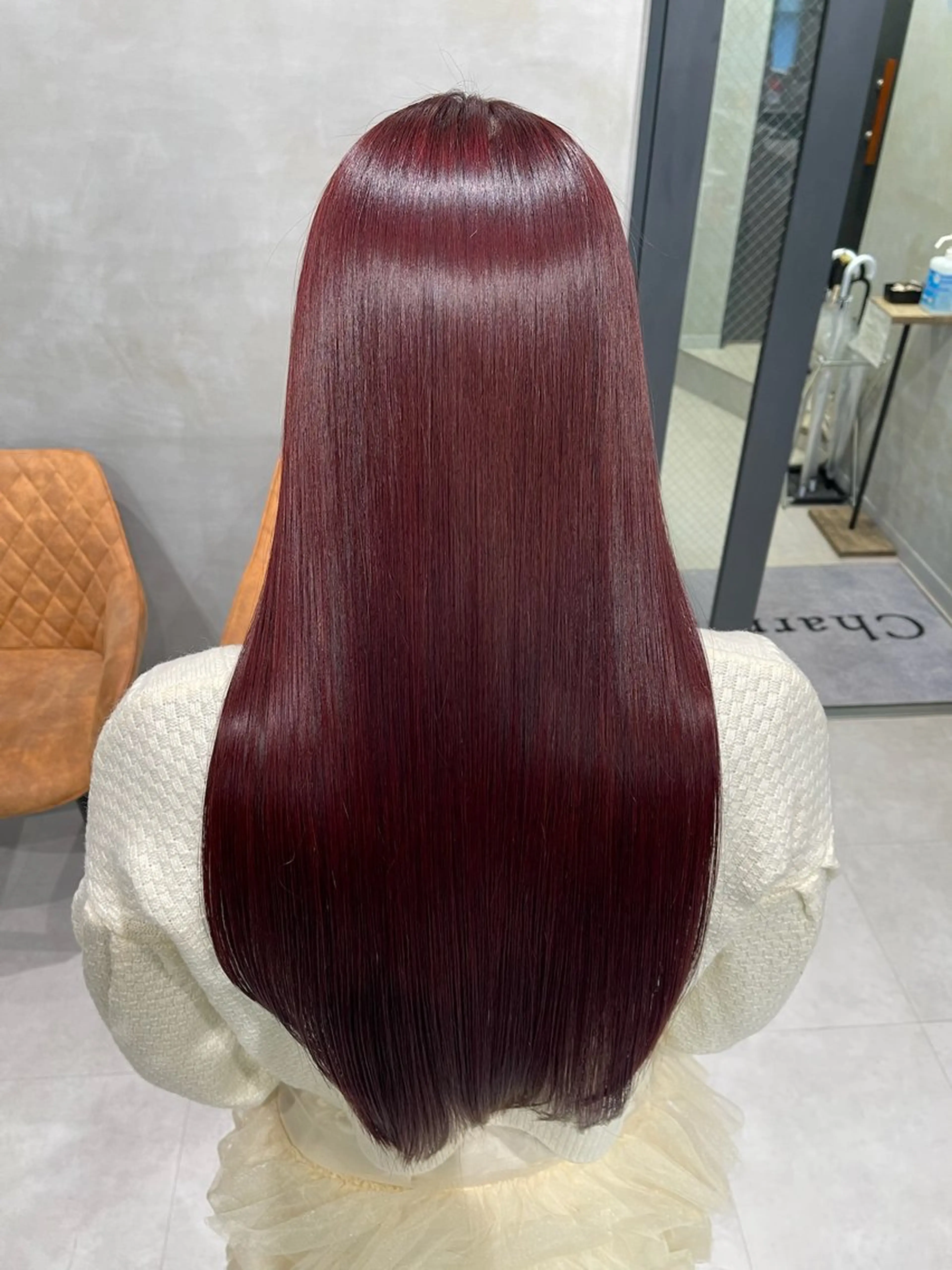 ロング カラー ブリーチ ボルドーカラー 透明感カラー ブリーチなしカラー azu┊︎ピンク カラー┊︎アレンジのヘアスタイル