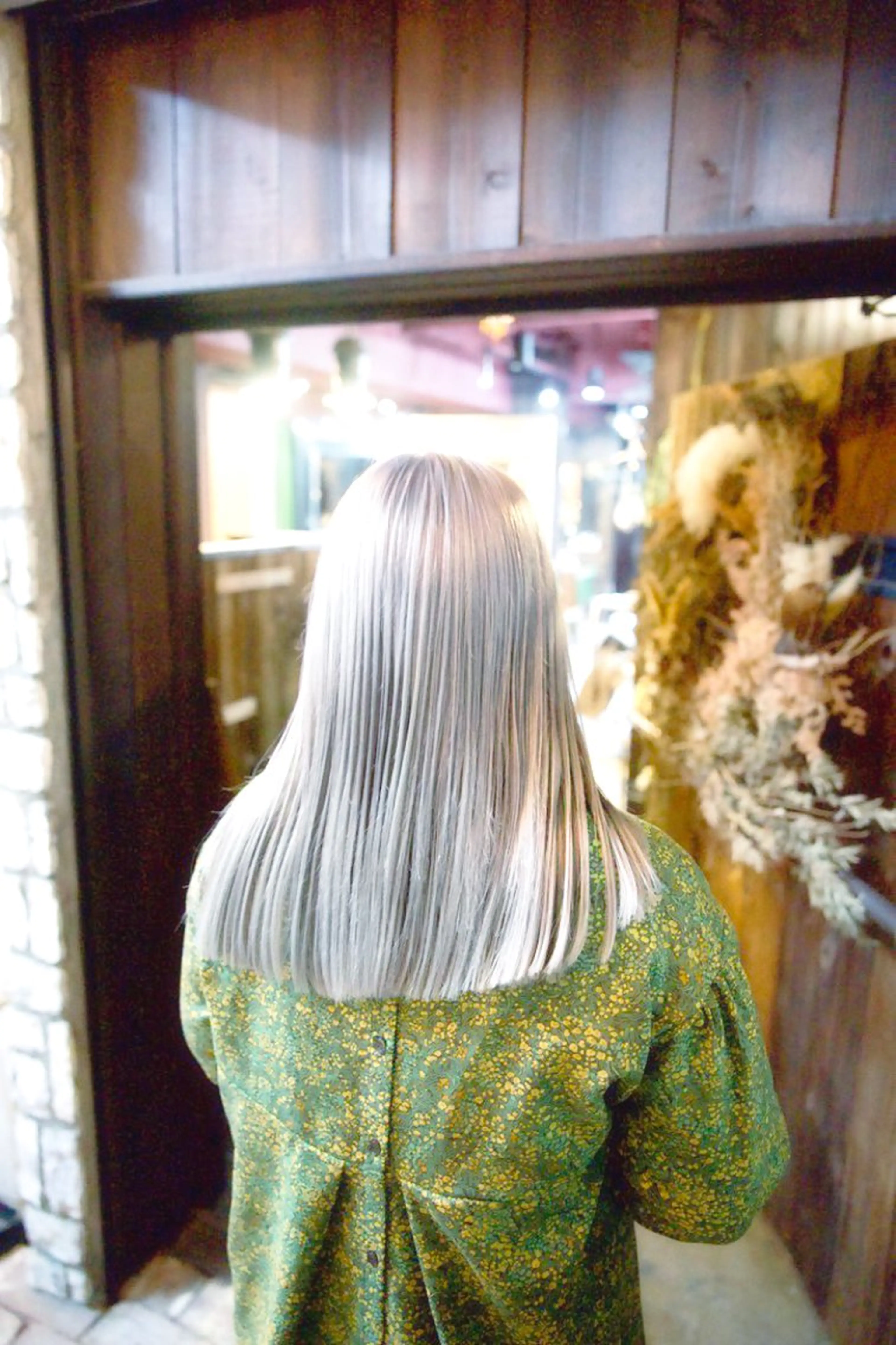 セミロング カラー ブリーチ カット ヘアカラー トリートメント Armoire所属・安藤悠里/ハイトーン /デザインカラーのヘアスタイル