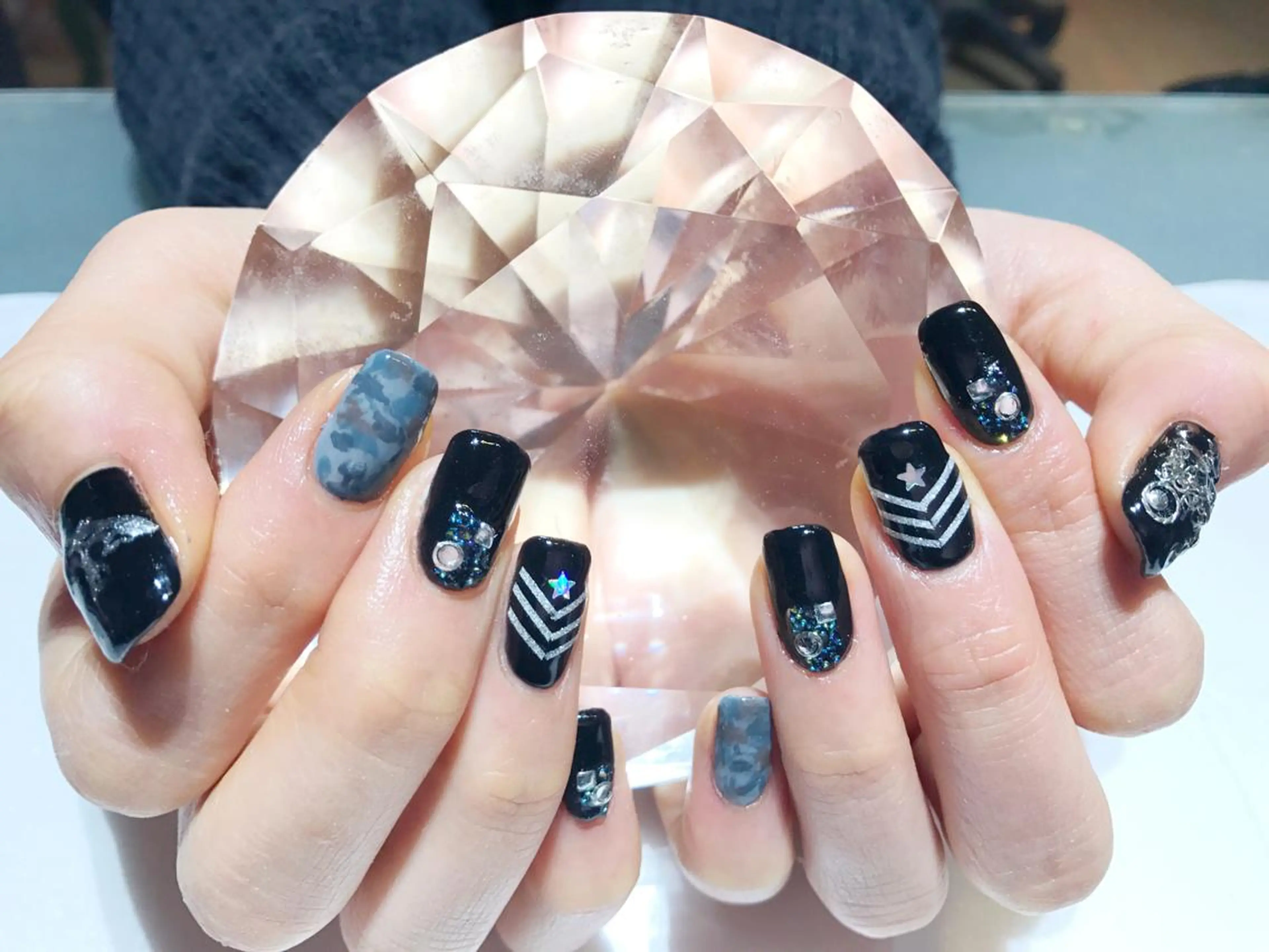 ネイル ジェルネイル YUN 💅のネイルデザイン