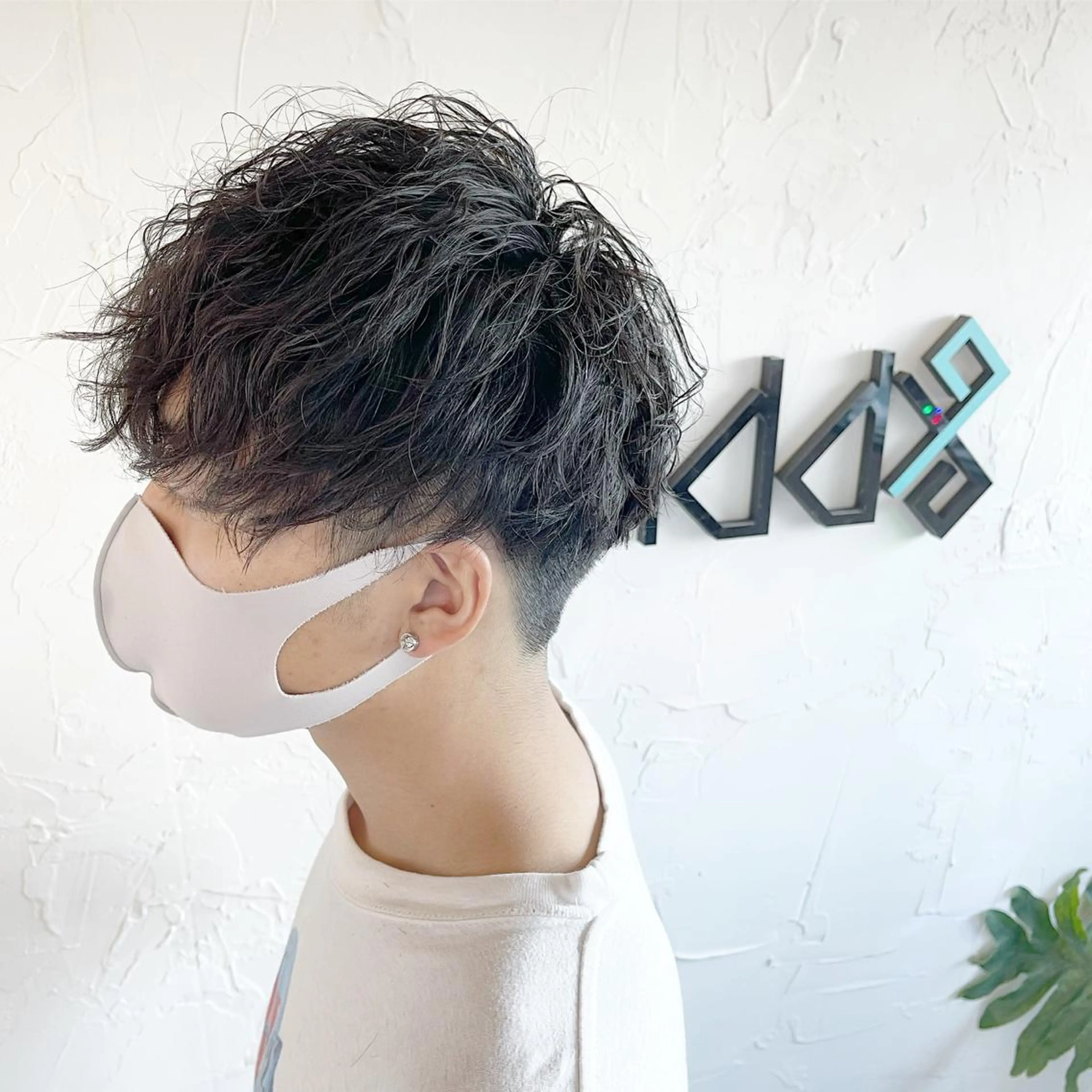 ショート カラー パーマ ヘアアレンジ メンズ メンズパーマ 波巻きパーマ ボブ 顔まわりレイヤー レイヤーカット カット パーマ Add9 柳田健登のヘアスタイル