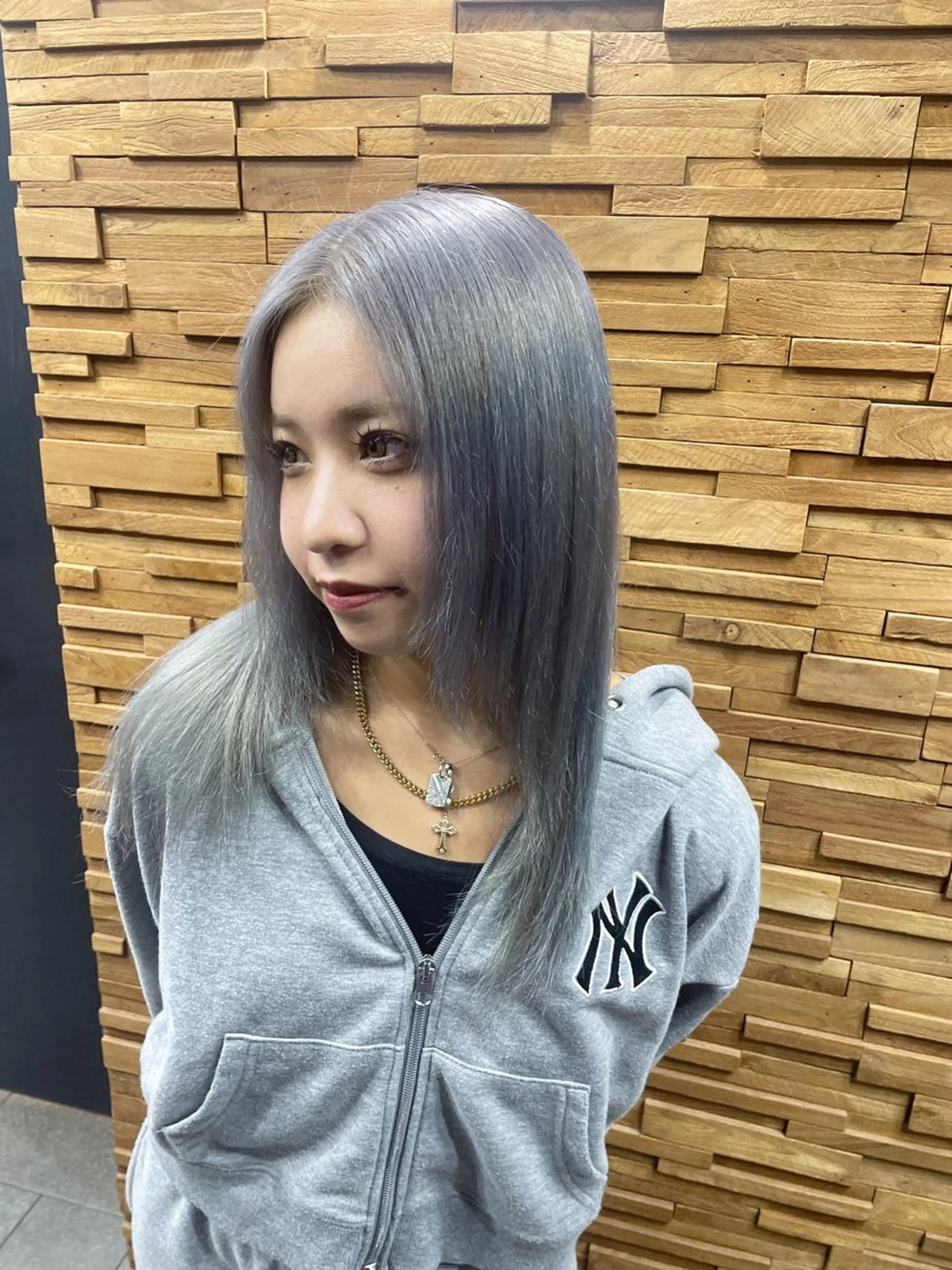 セミロング 横浜/ケアブリーチ /人毛エクステのヘアスタイル