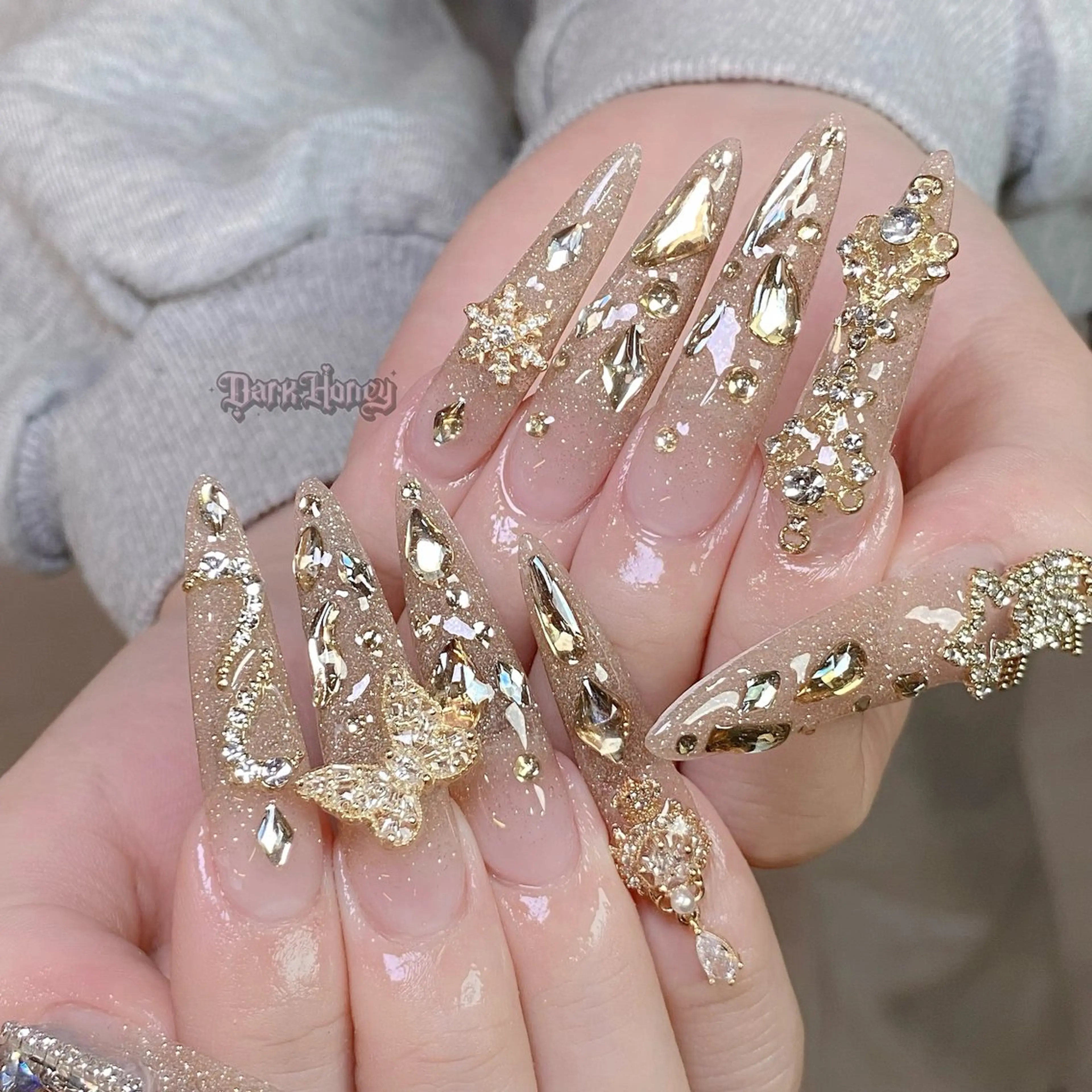 ネイル ロングネイル Dark honey スカルプ専門原宿店のネイルデザイン