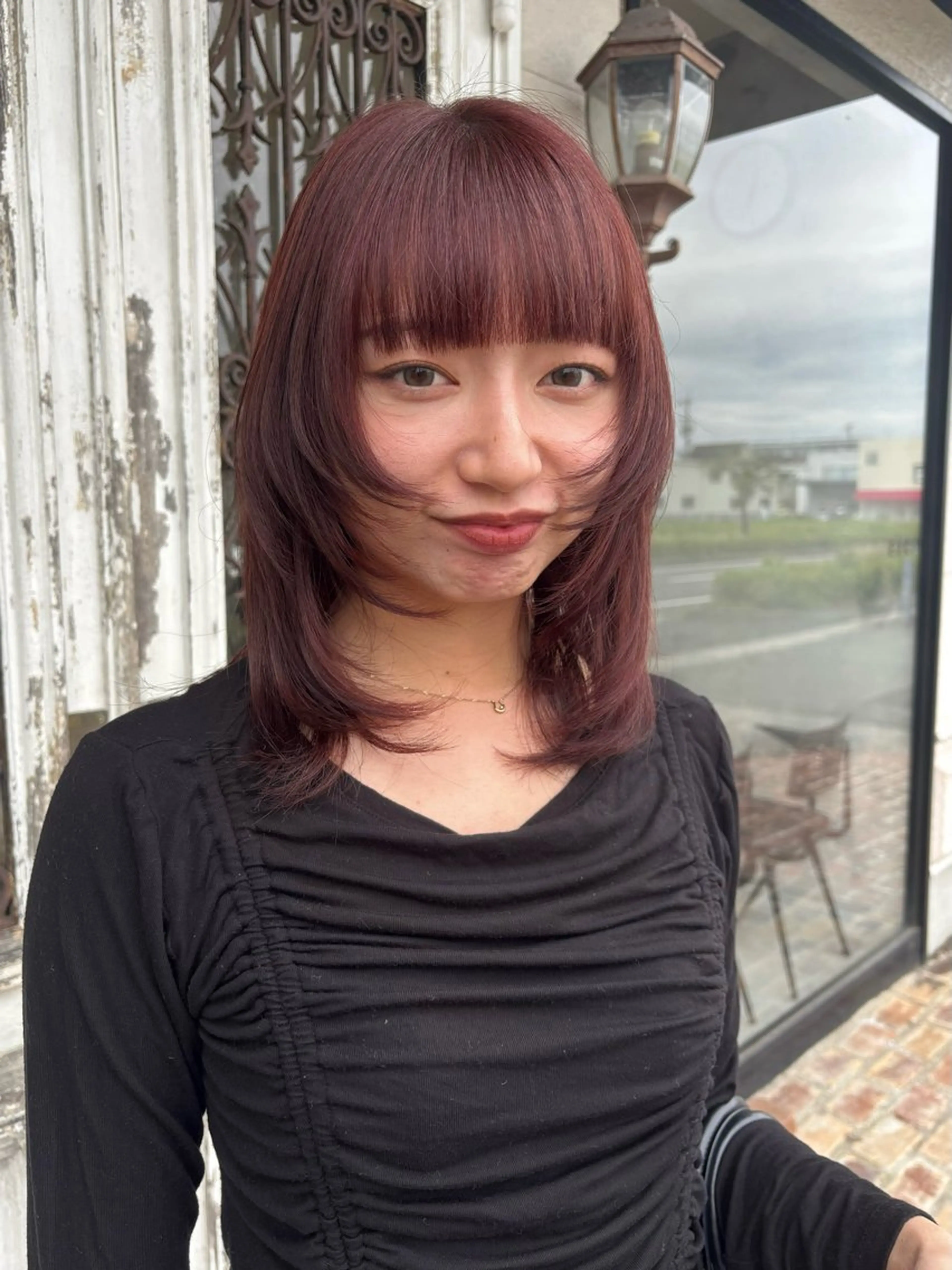 ミディアム ハッシュカット カット ヘアカラー comeghead 琴音のヘアスタイル