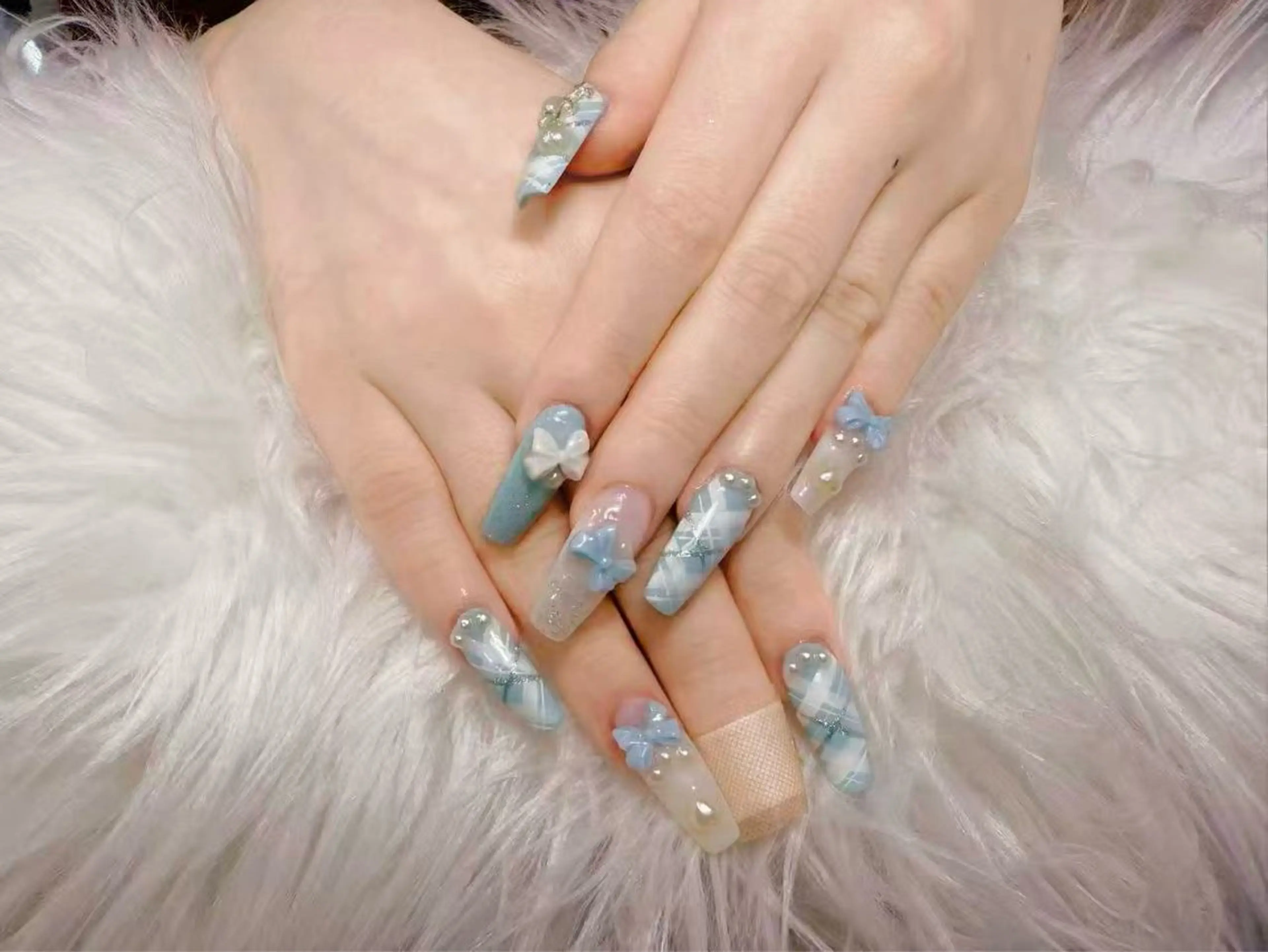 ネイル 持ち込み ハンドネイル 🌈 Laule'aのネイルデザイン