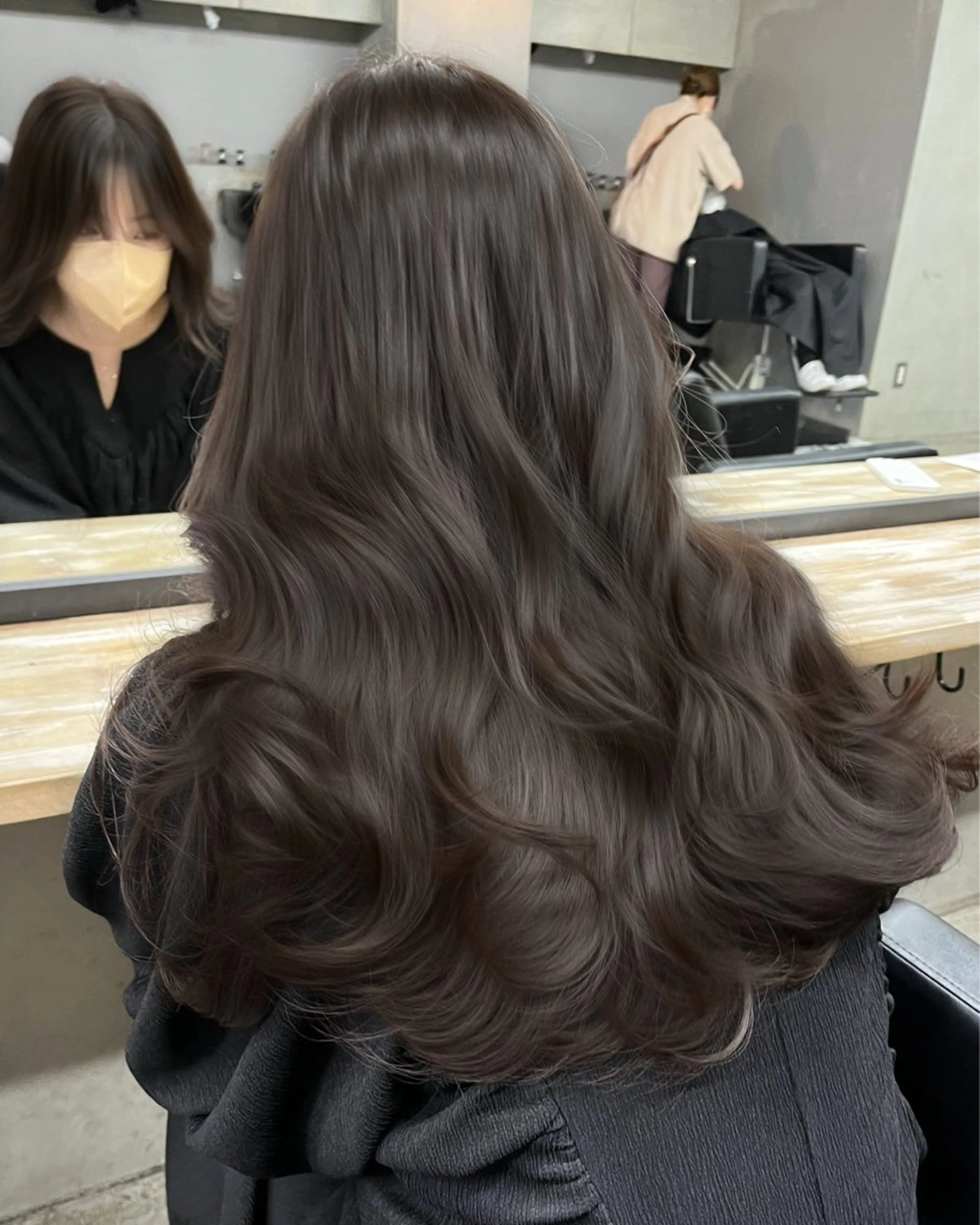 ロング カラー カット ヘアカラー トリートメント ヘアセット 新宿/韓国ヘア/ 髪質改善ストレートのヘアスタイル