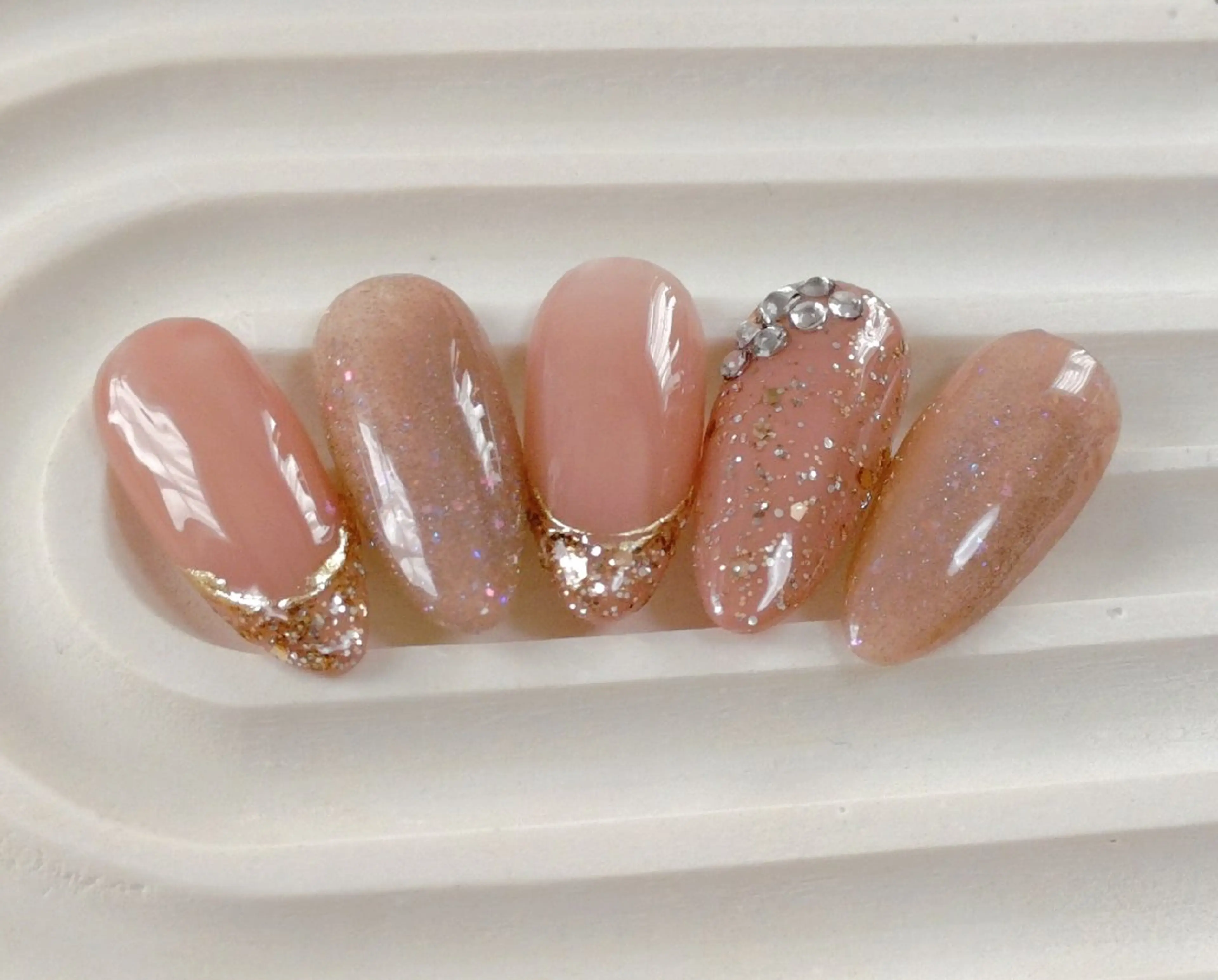 ネイル キラキラネイル 野島 亜美のネイルデザイン