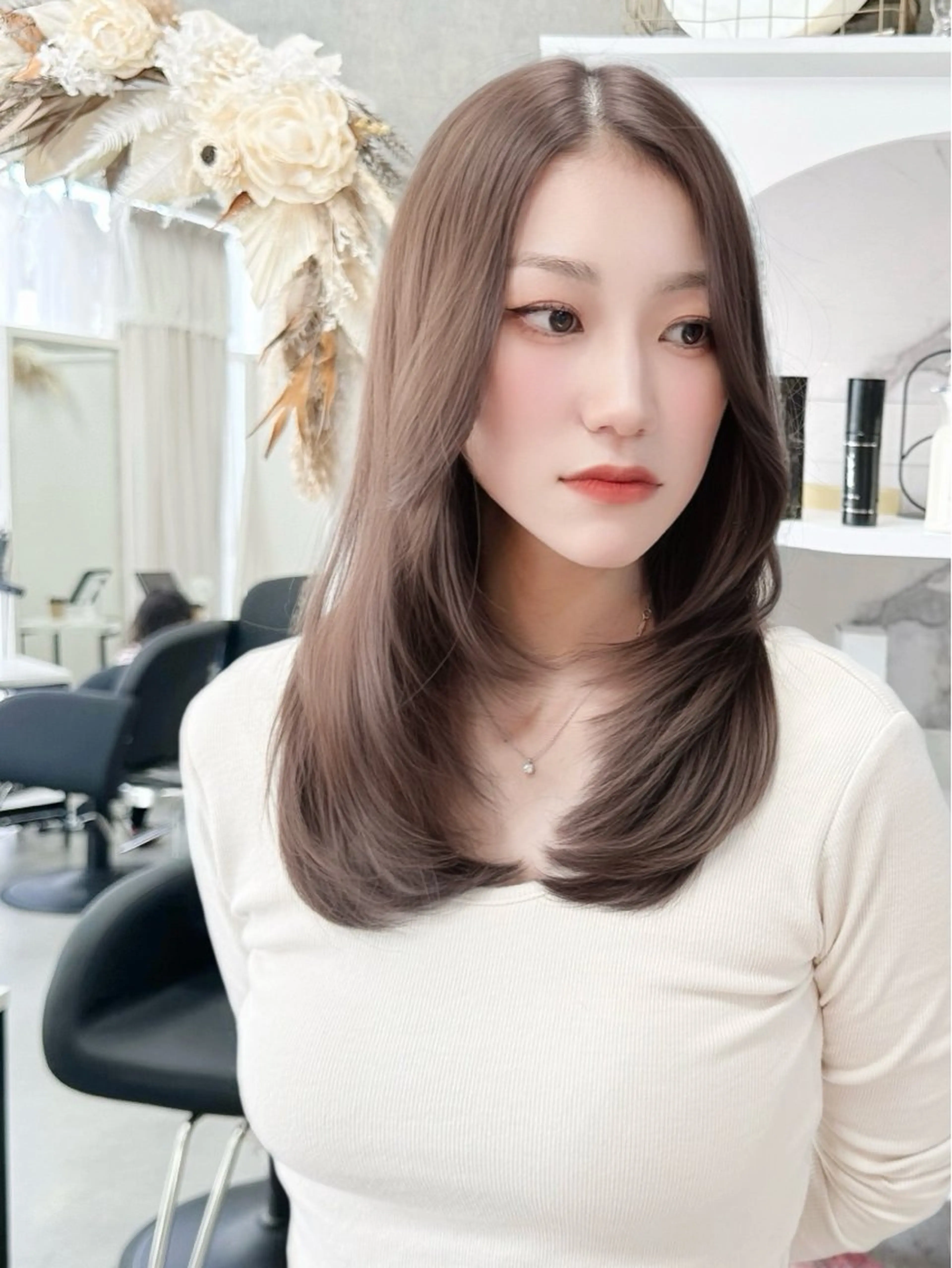 ミディアム ミディアムレイヤー レイヤーカット カット ヘアカラー トリートメント 小林 正樹のヘアスタイル