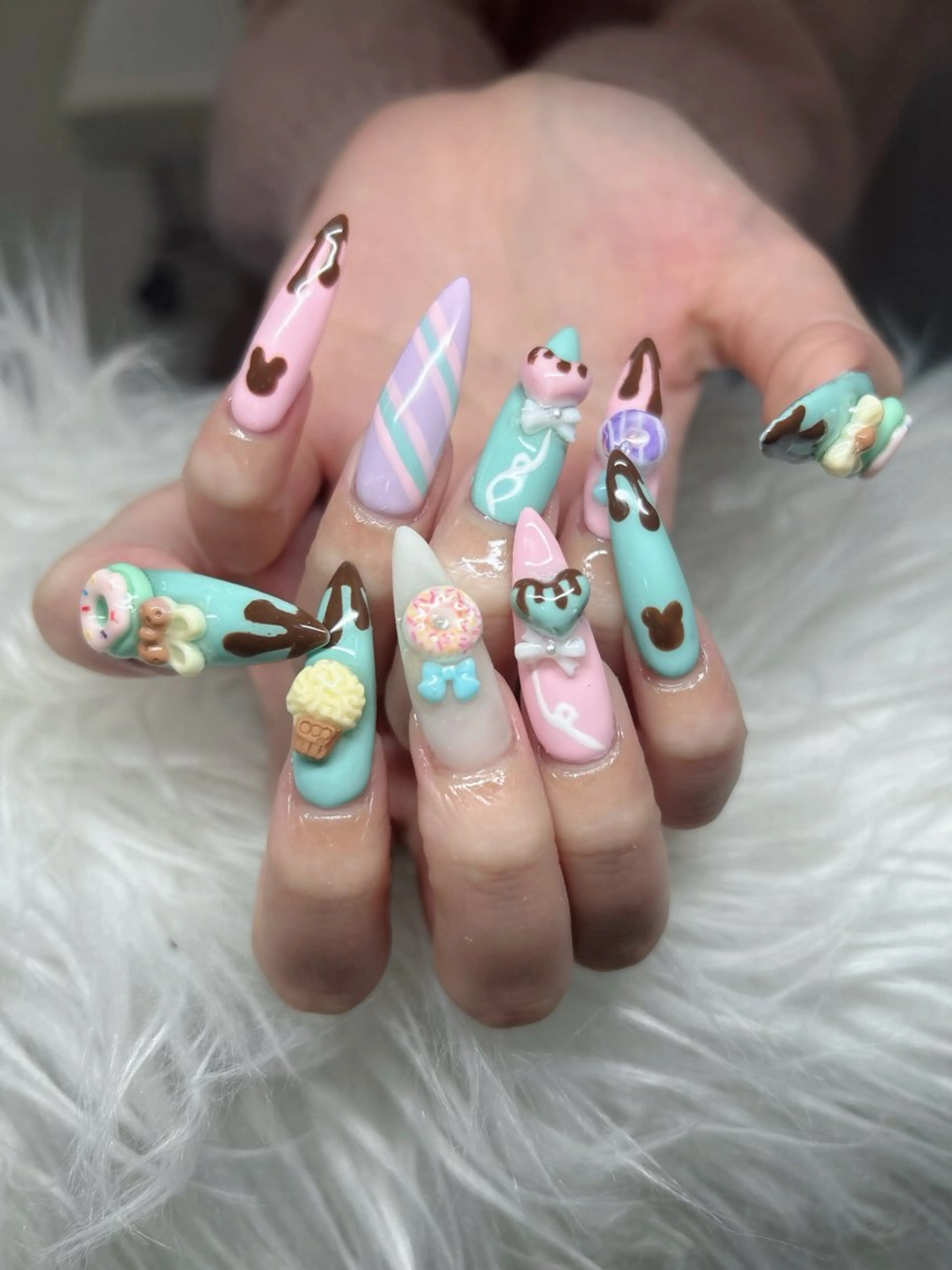 ネイル アートネイル オーロラネイル チークネイル 長さ出し フットネイル Chan nailsのネイルデザイン