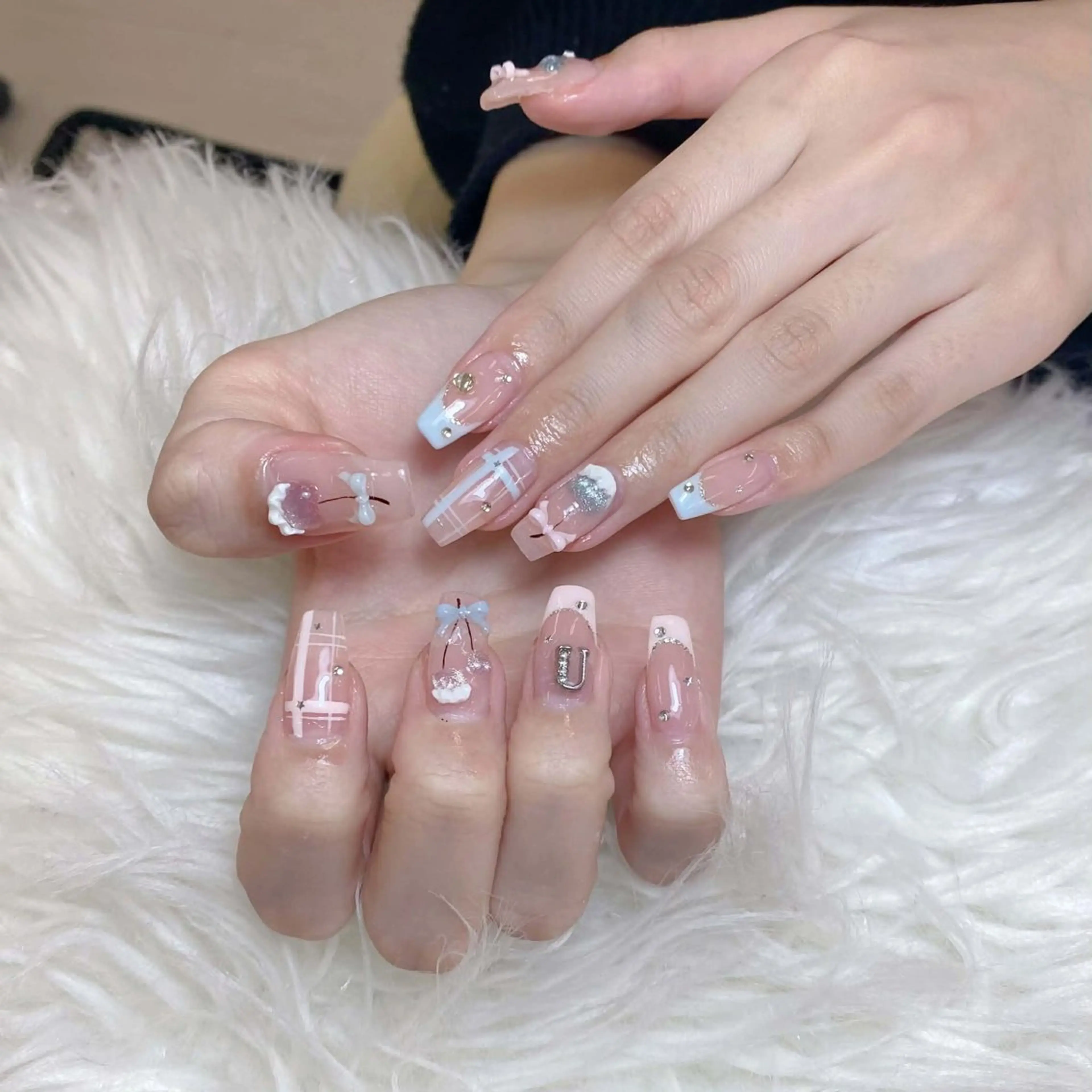 ネイル ハンドネイル ミン ゴテゴテネイルのネイルデザイン