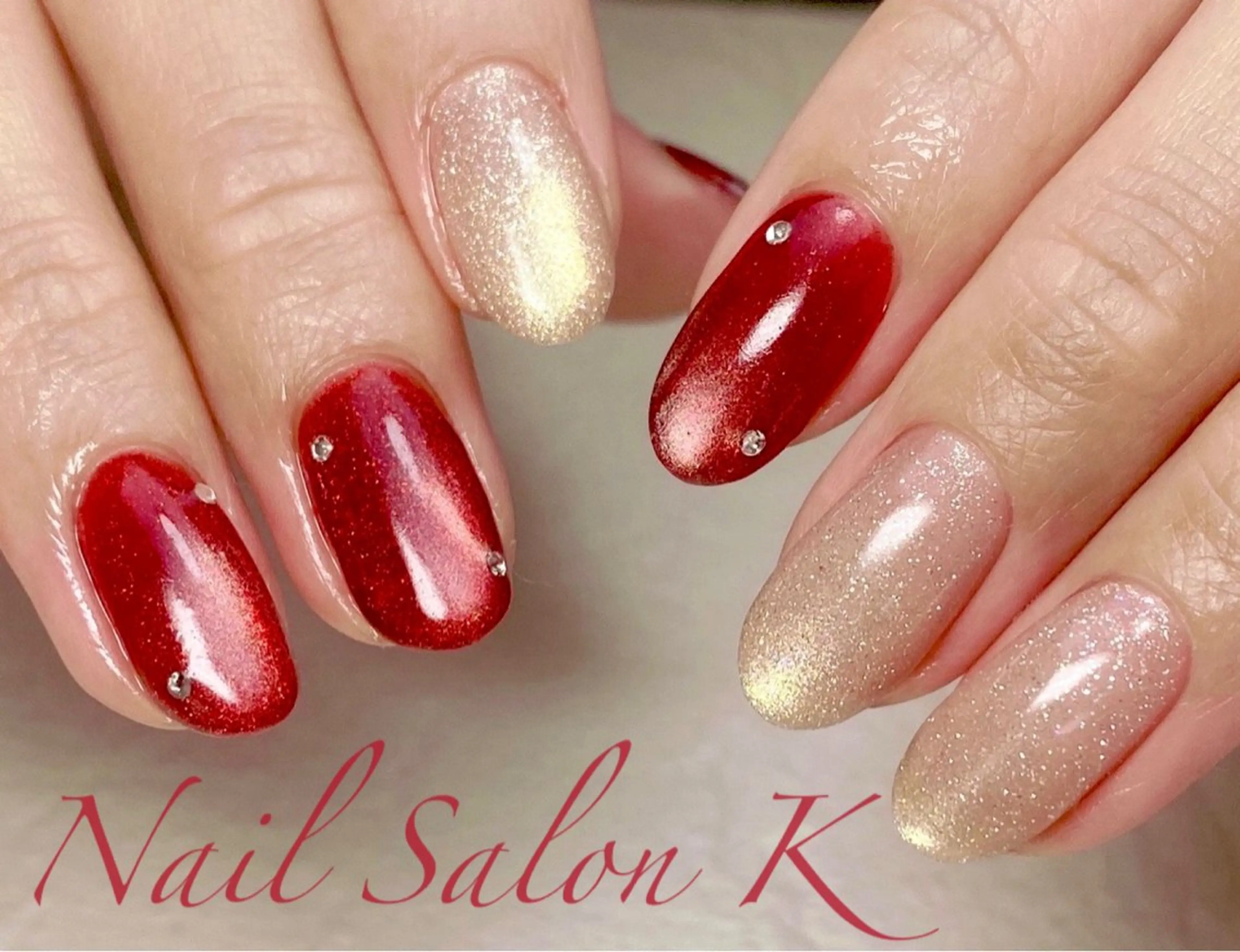 ネイル フラッシュネイル マグネットネイル 赤色 ストーンネイル 冬ネイル ハンドネイル Nail Salon K 🧸美爪育成のネイルデザイン