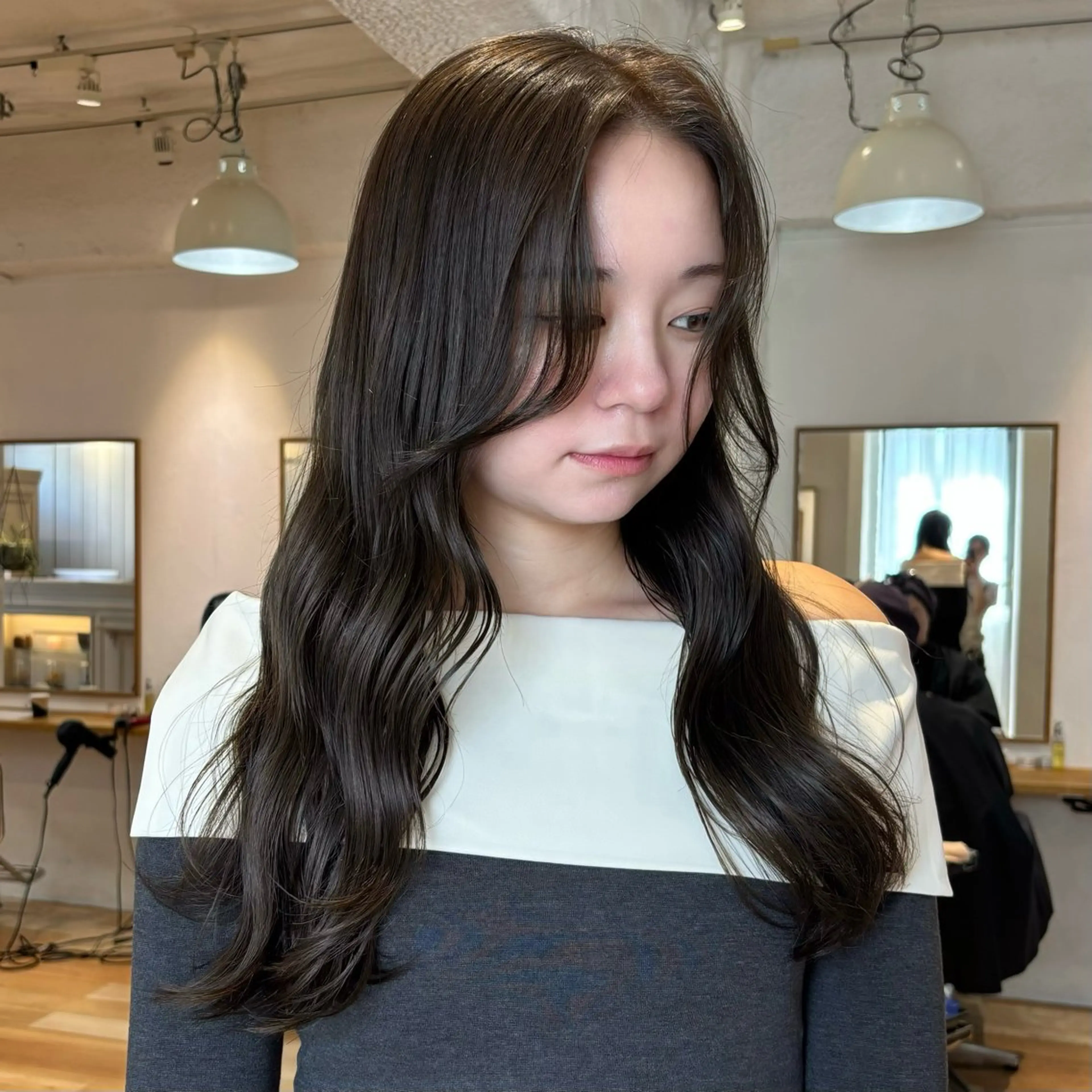 ロング カット ヘアカラー トリートメント 盛れる透明感カラー・ momokaのヘアスタイル