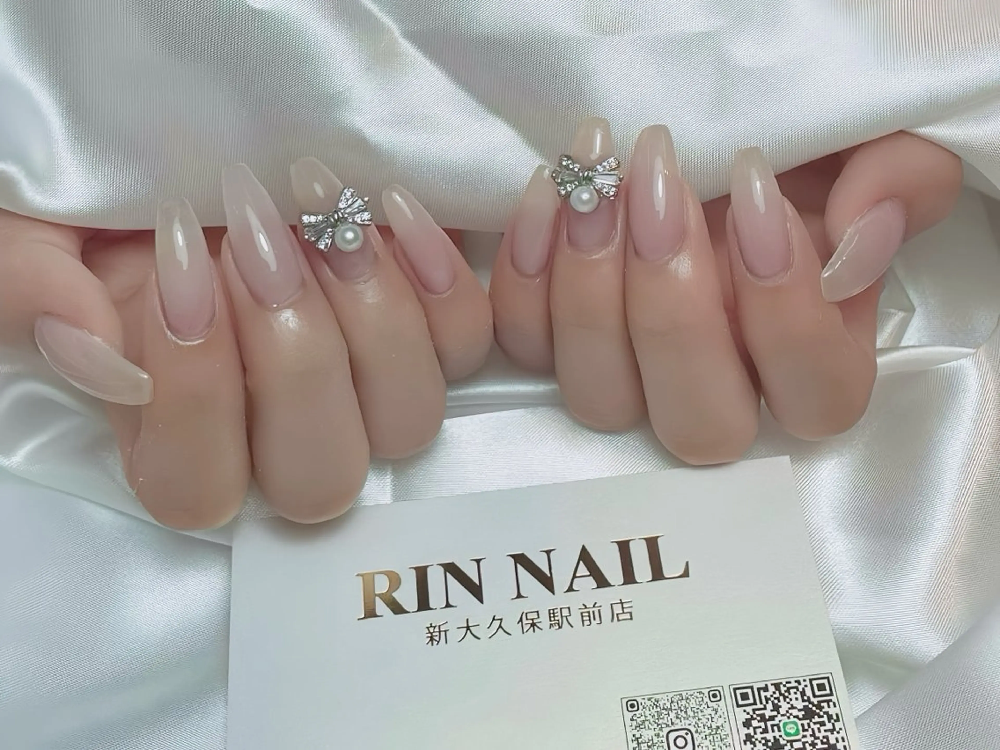 ネイル アートネイル フレンチネイル キラキラネイル 韓国ネイル 水色 ハンドネイル Rin Nail 新大久保店のネイルデザイン