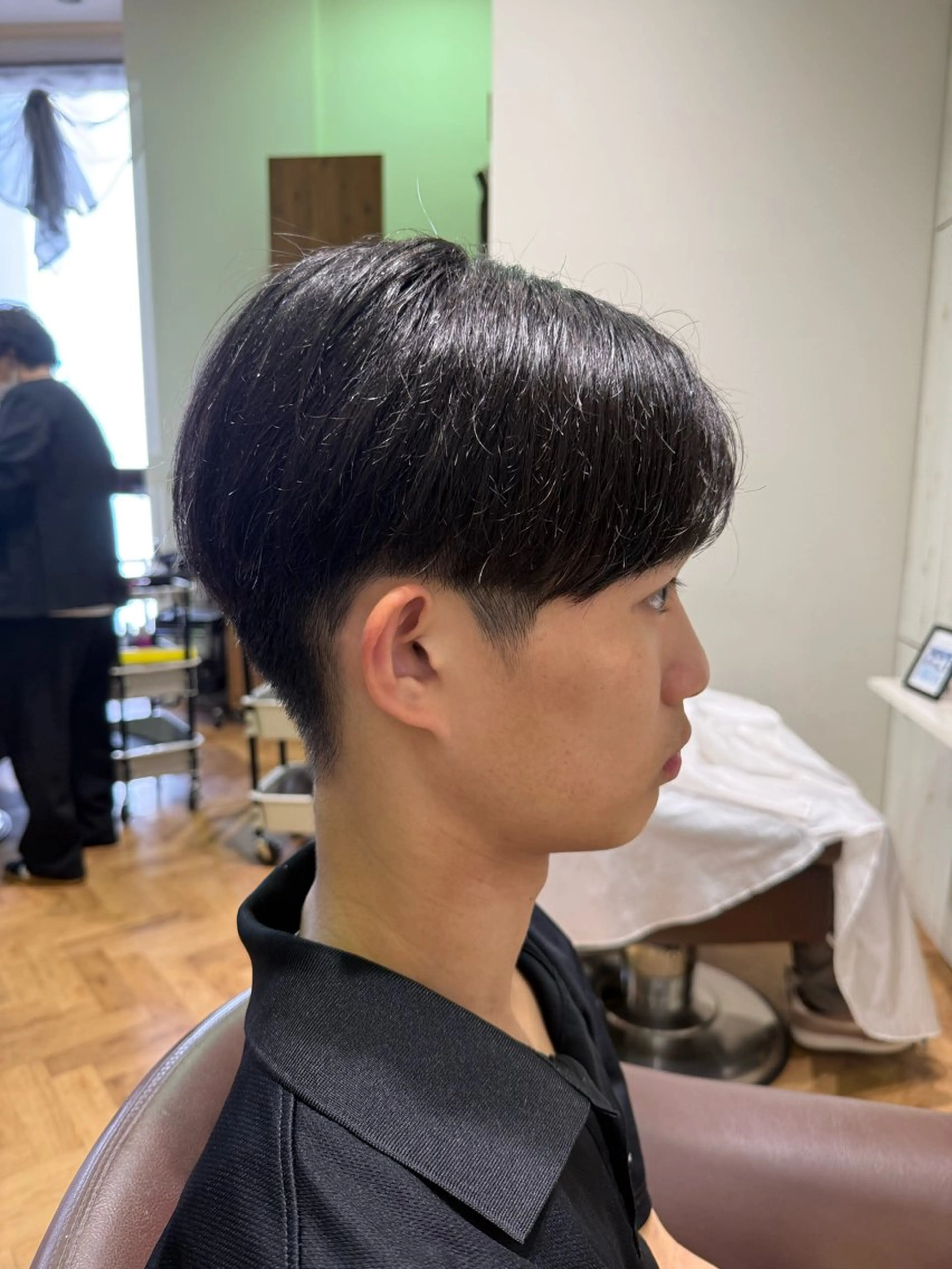 ショート メンズ センターパート 溝口 槙里也のヘアスタイル