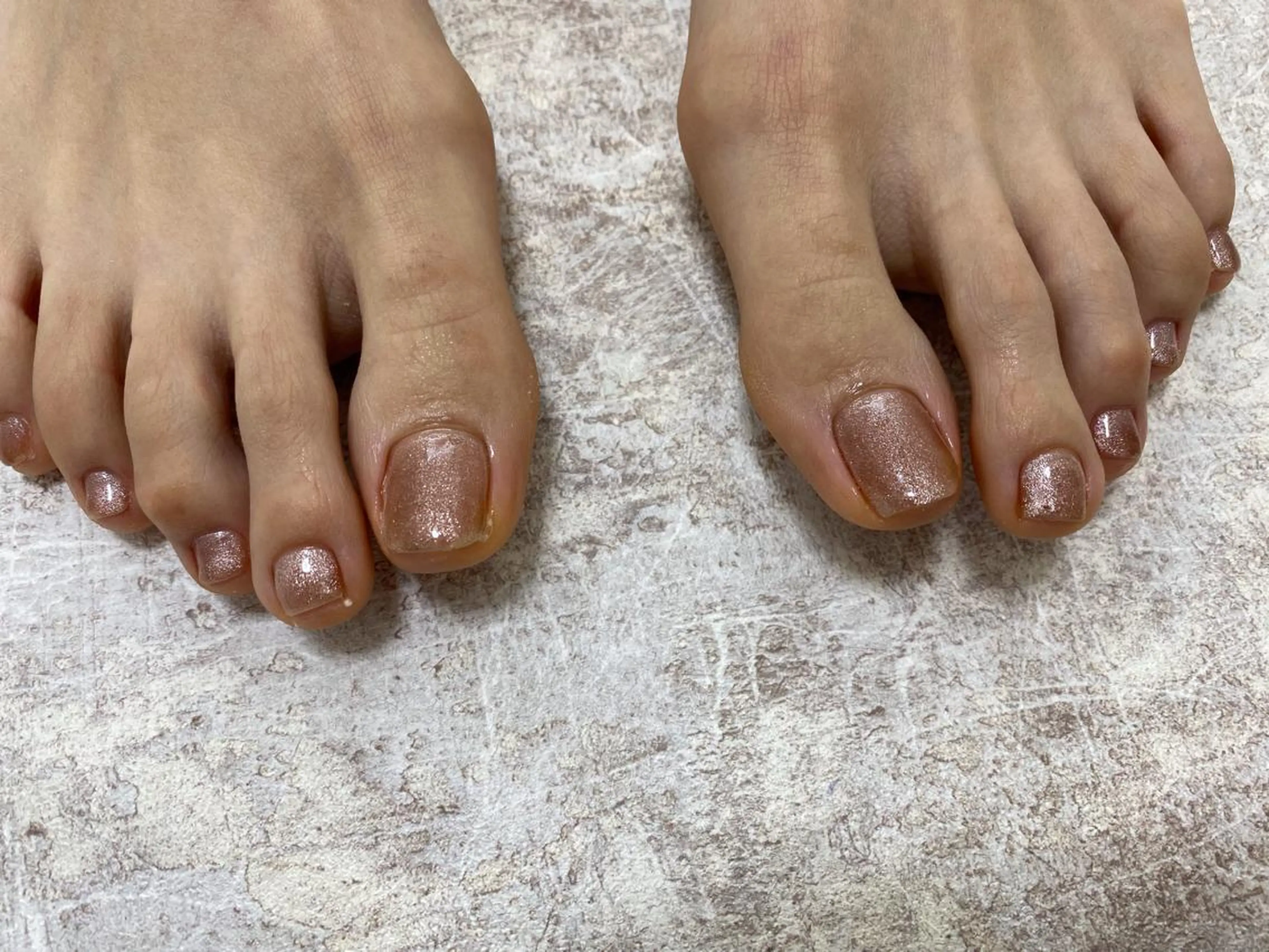 ネイル マグネットネイル ピンク フットネイル mogunail &blowのネイルデザイン