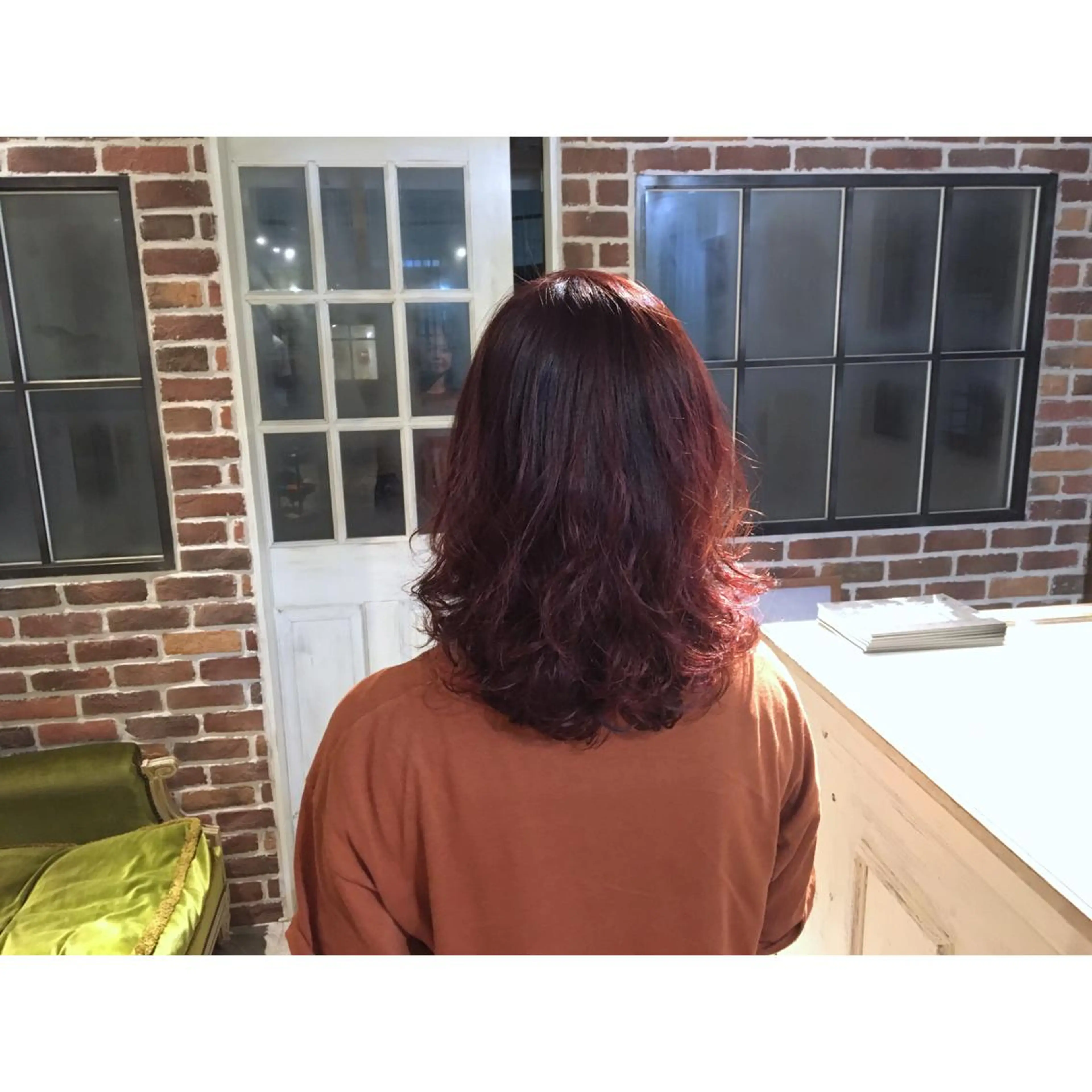 ミディアム カラー パーマ ピンクカラー バイオレットカラー 境 健助のヘアスタイル